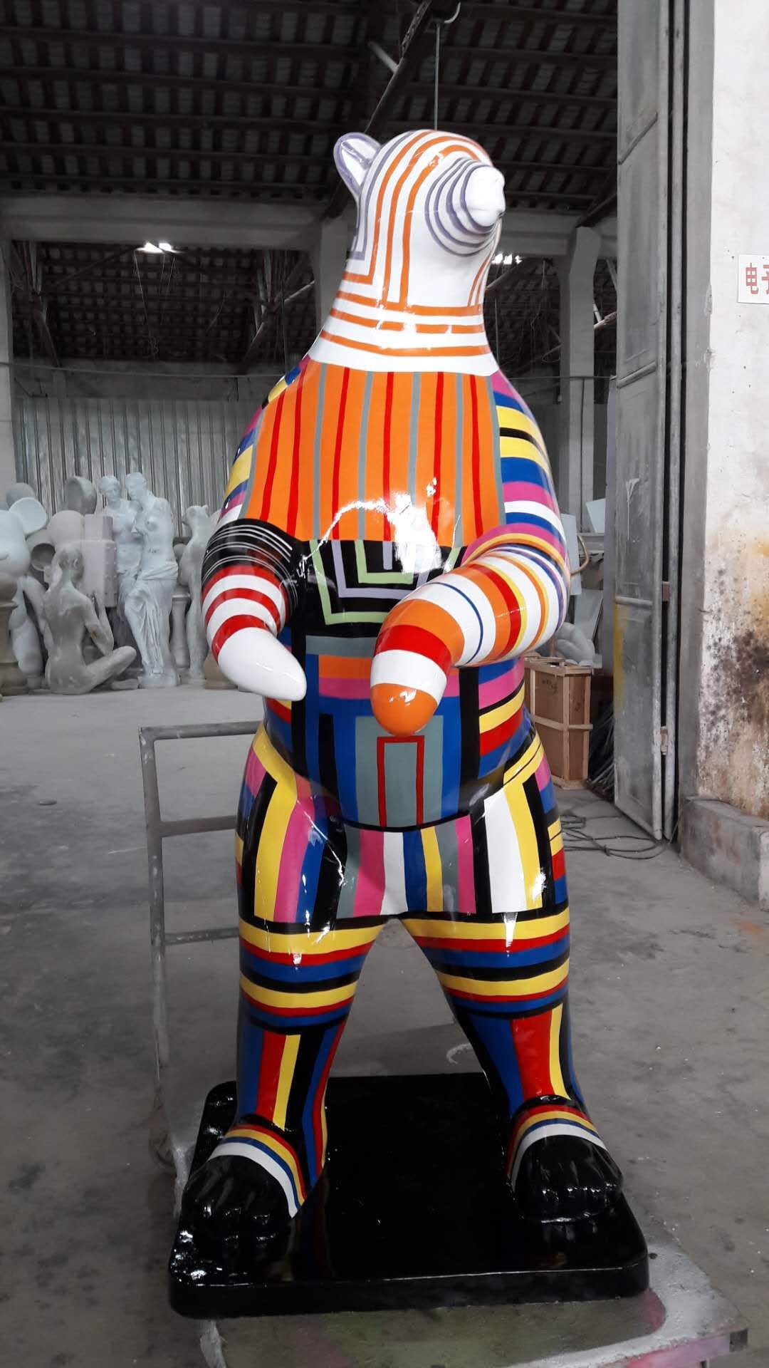 FRP painted bear cartoon sculpture, creative animation model, height 185*65*65 details Picture