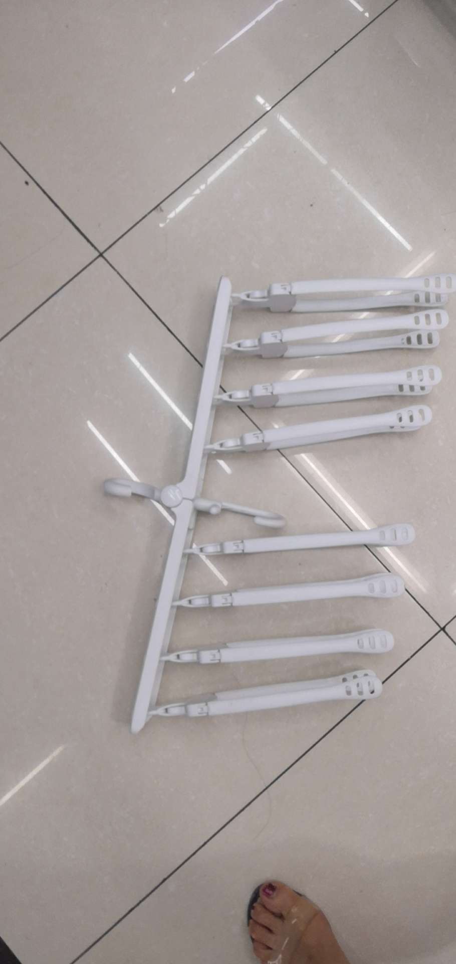 8个多用折叠衣架细节图