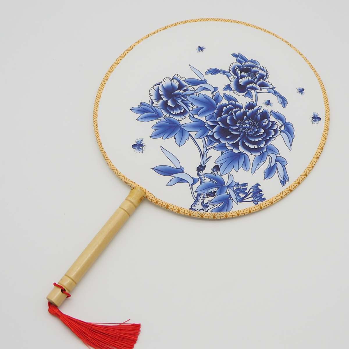 High-quality ancient-style palace fans, round fans, Chinese-style fans, maid fans, wooden-handled cloth fans, Hanfu, and round fans are selling well in scenic spots undefined
