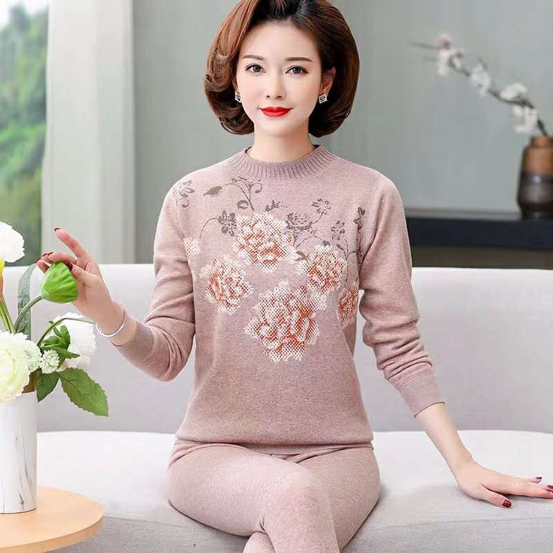 Add velvet thermal underwear under mother's clothing thumbnail