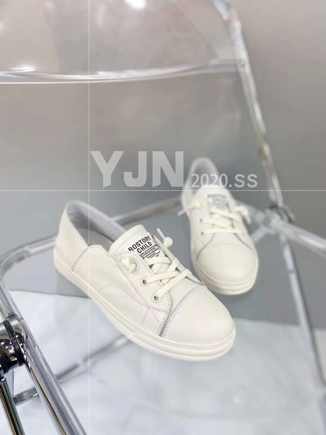 All Cowhide Little White Shoes details Picture