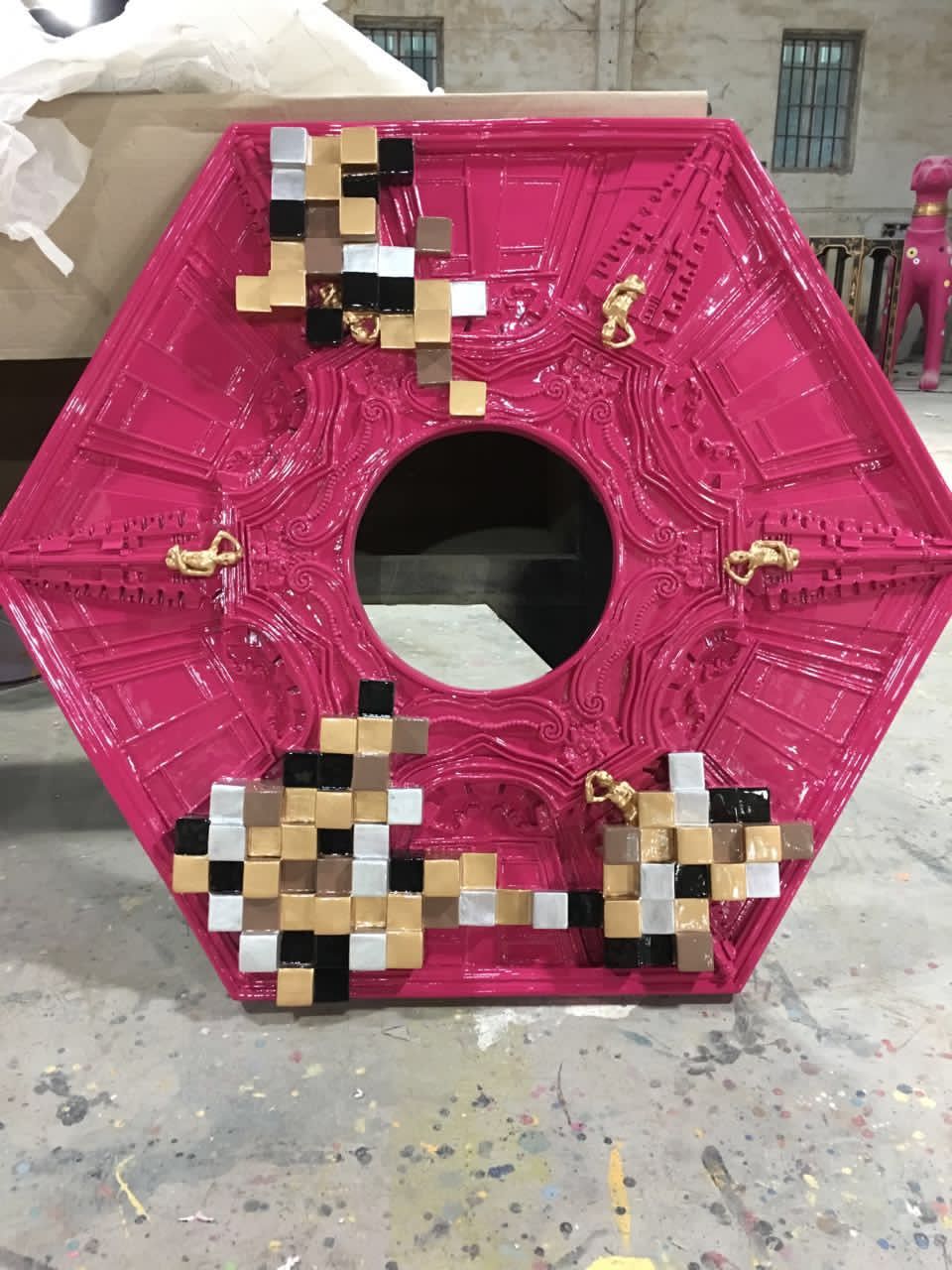 Creative home decoration, wall decoration, entrance hall decoration, hexagonal mirror 97*85*7 Specification image