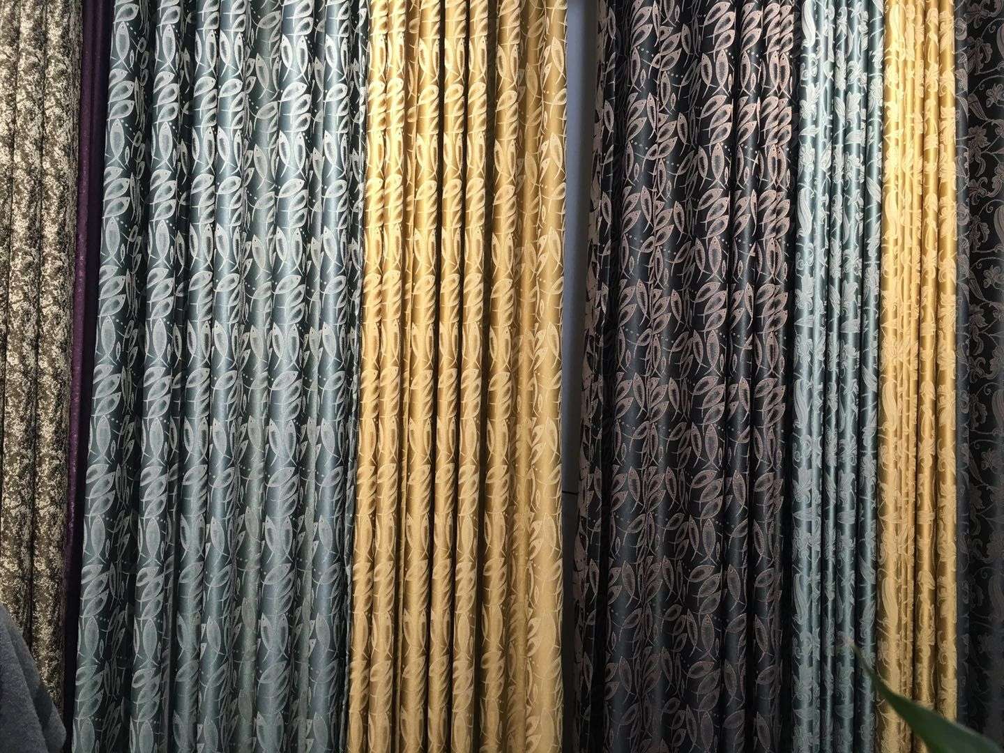 Every year there are fish jacquard shading curtains thumbnail
