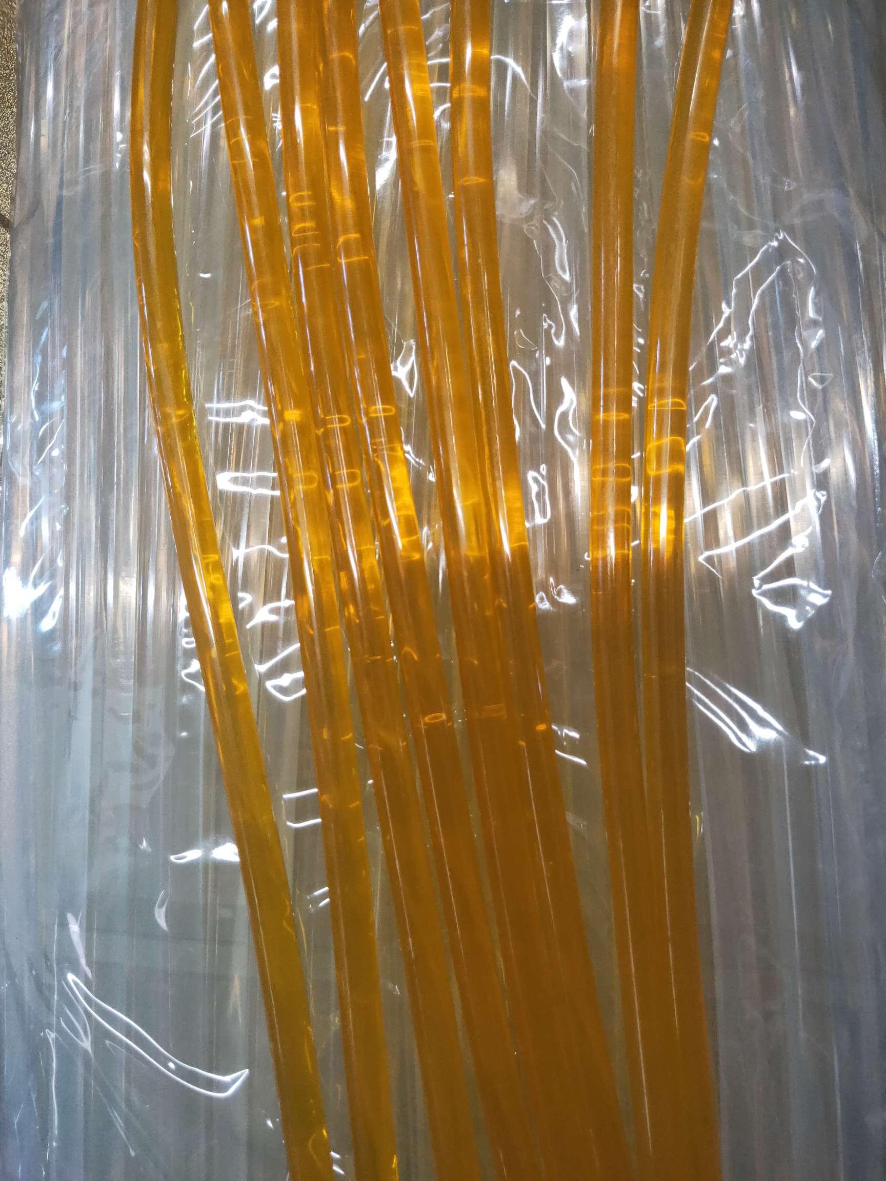 胶棒用于粘贴玩具，花等