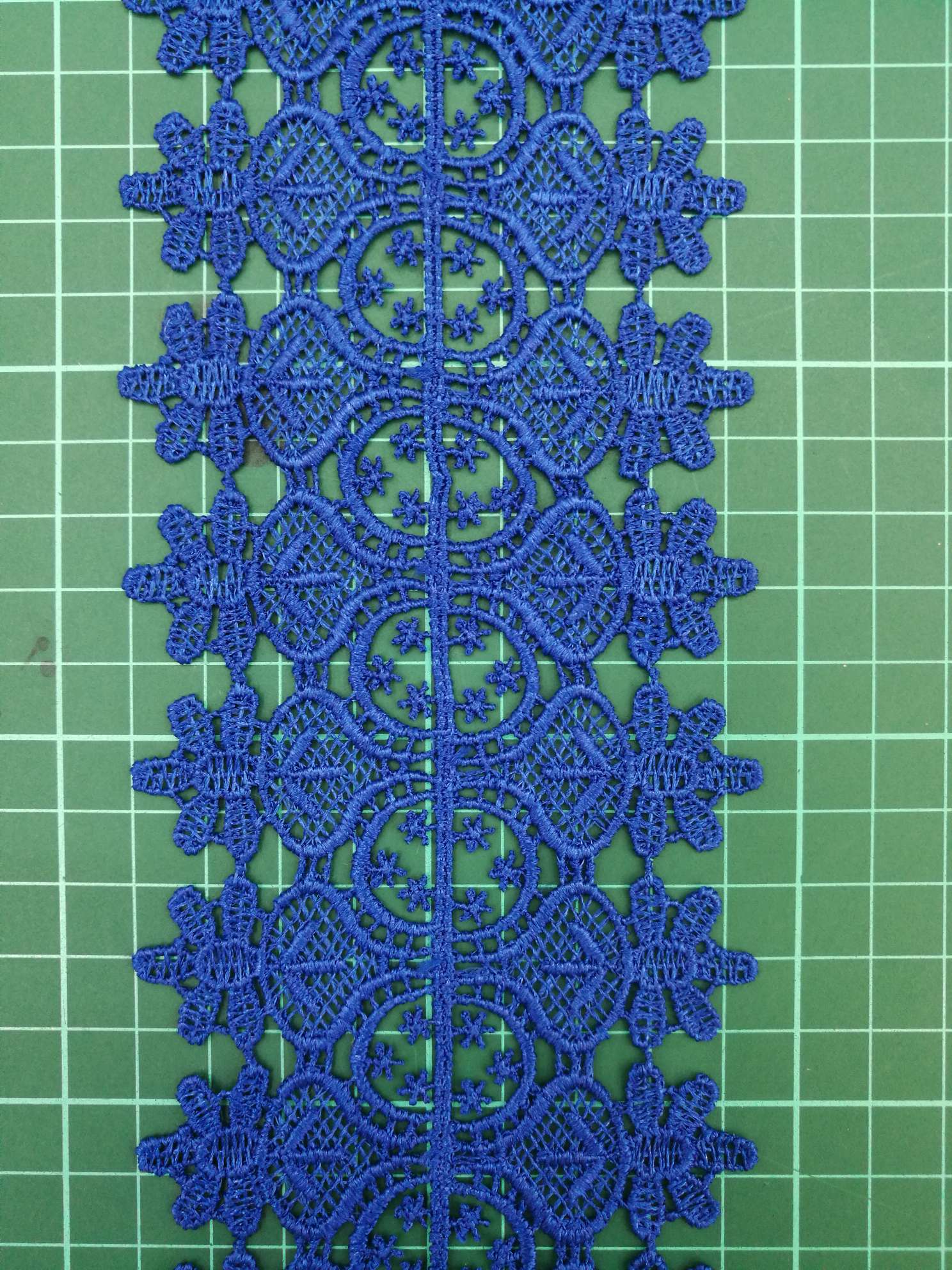 Water-soluble embroidered lace details Picture