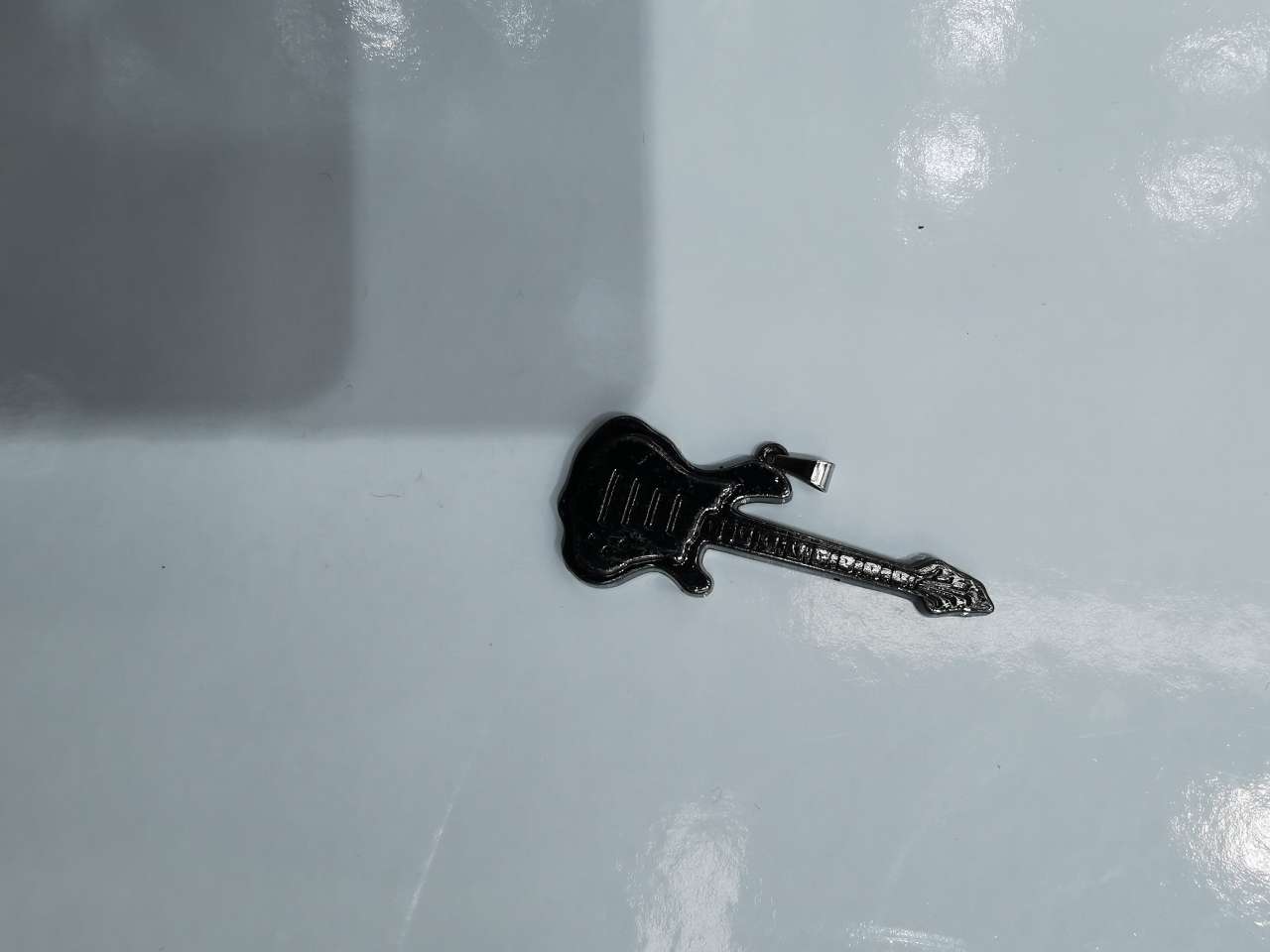 Guitar pendants