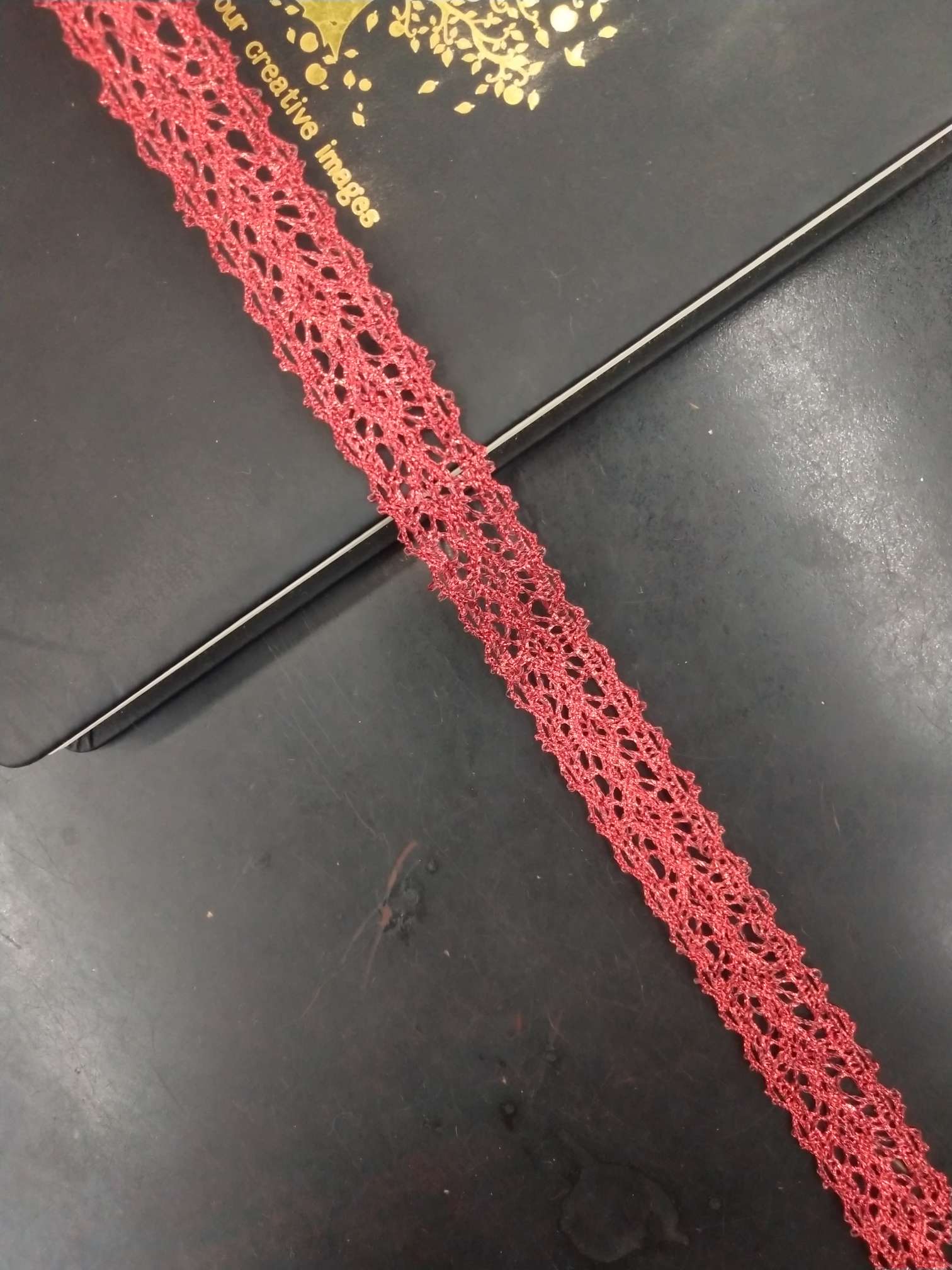 1186 red gold thread lace