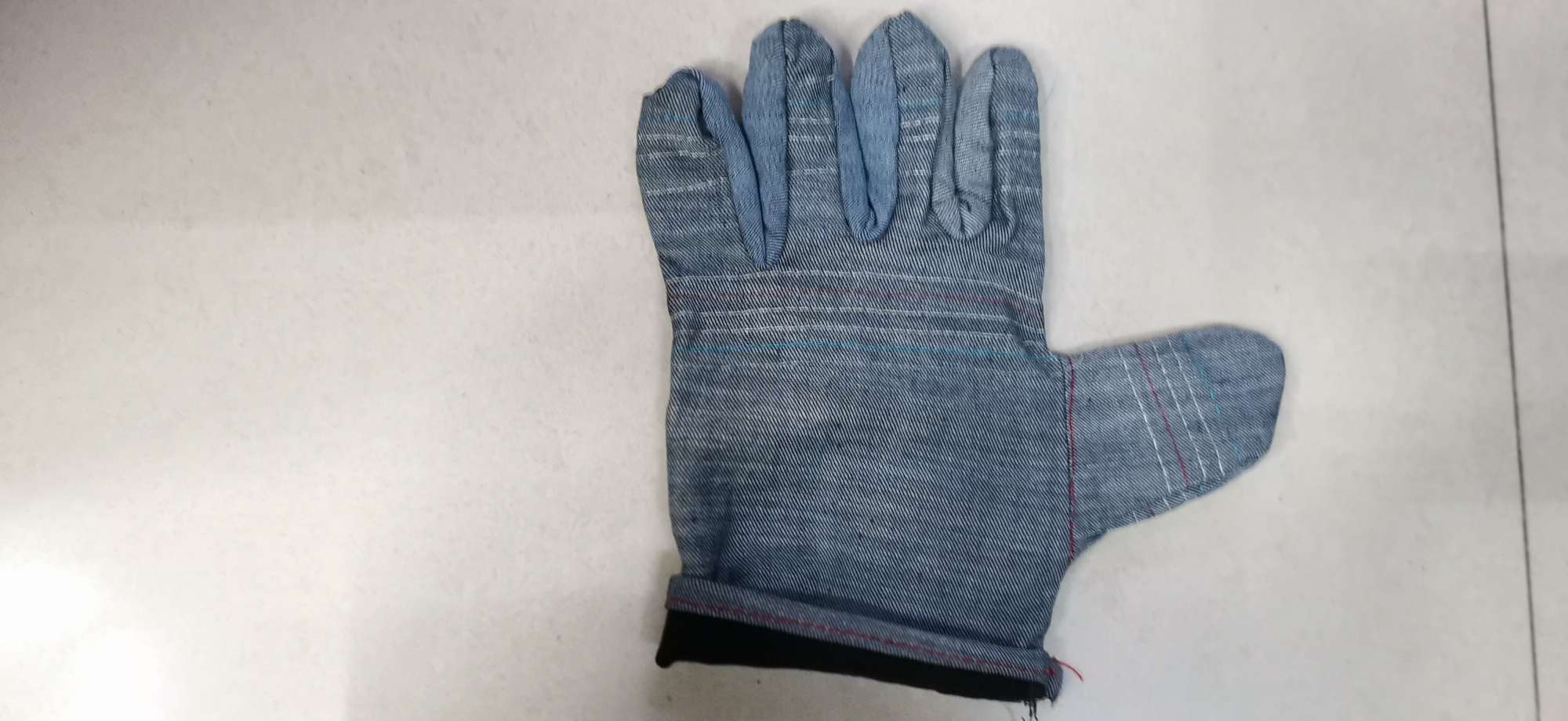 Denim gloves details Picture
