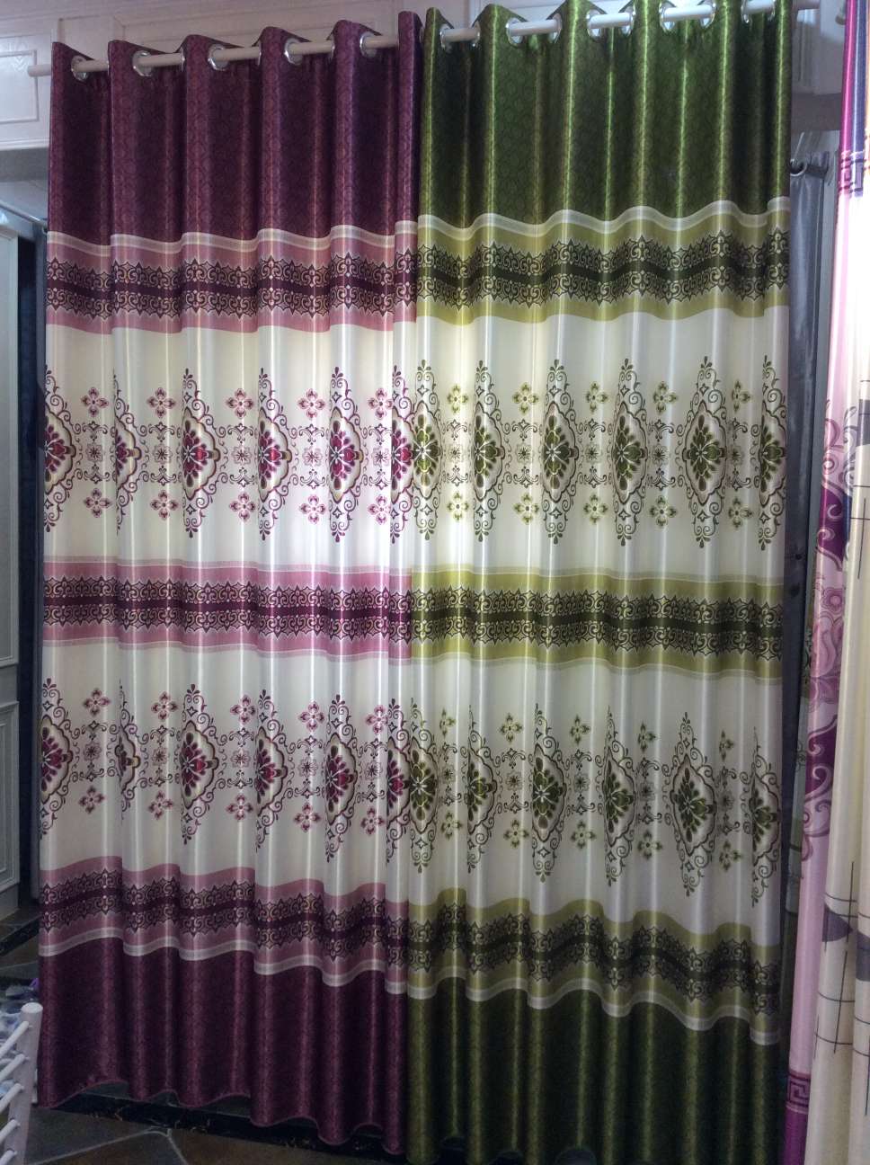 White silk printed blackout curtains Item Picture