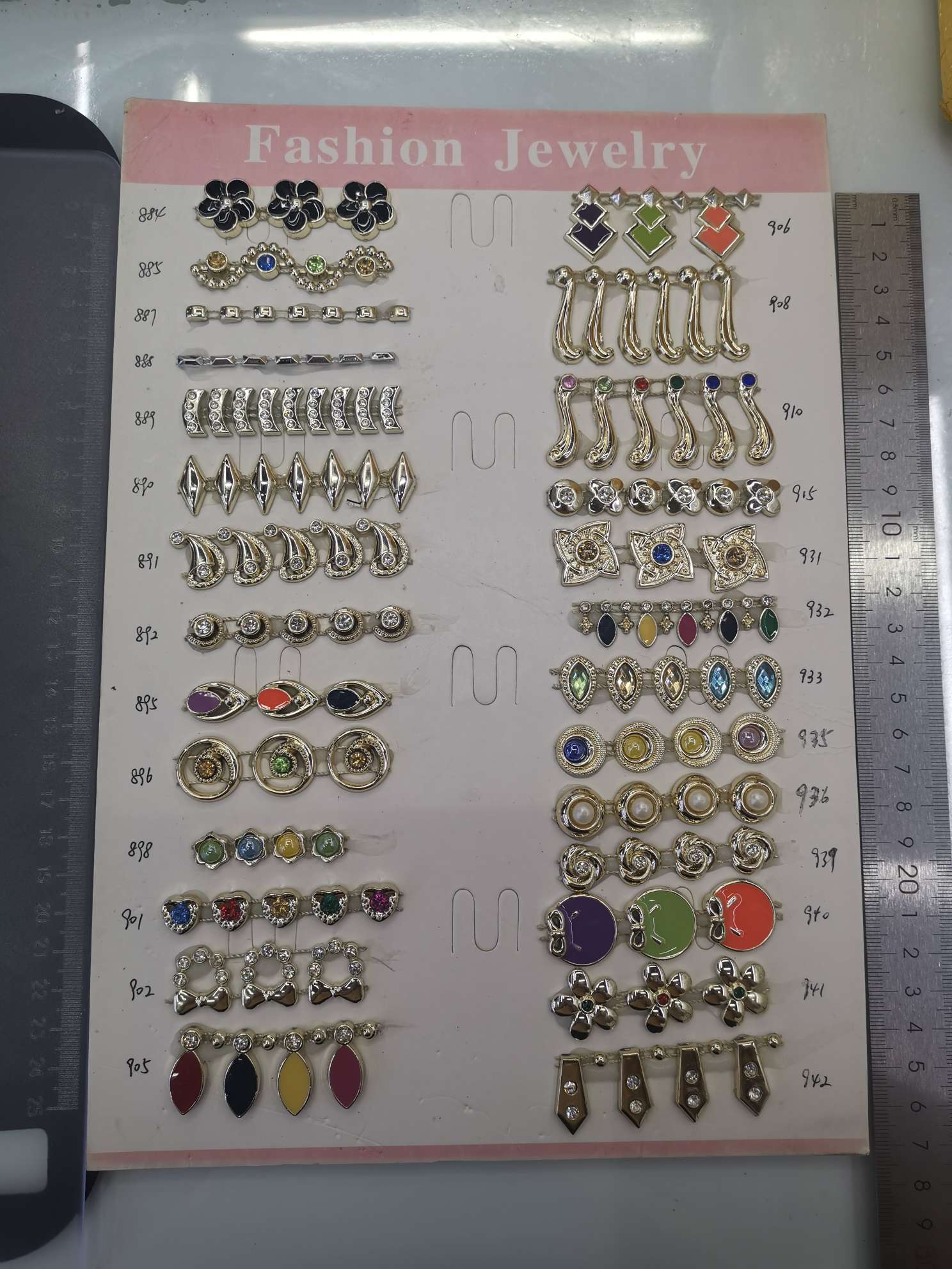 线钻51#采用高端UV电镀，可镀金色银色，可用于衣服包包鞋子上均可！详情图8