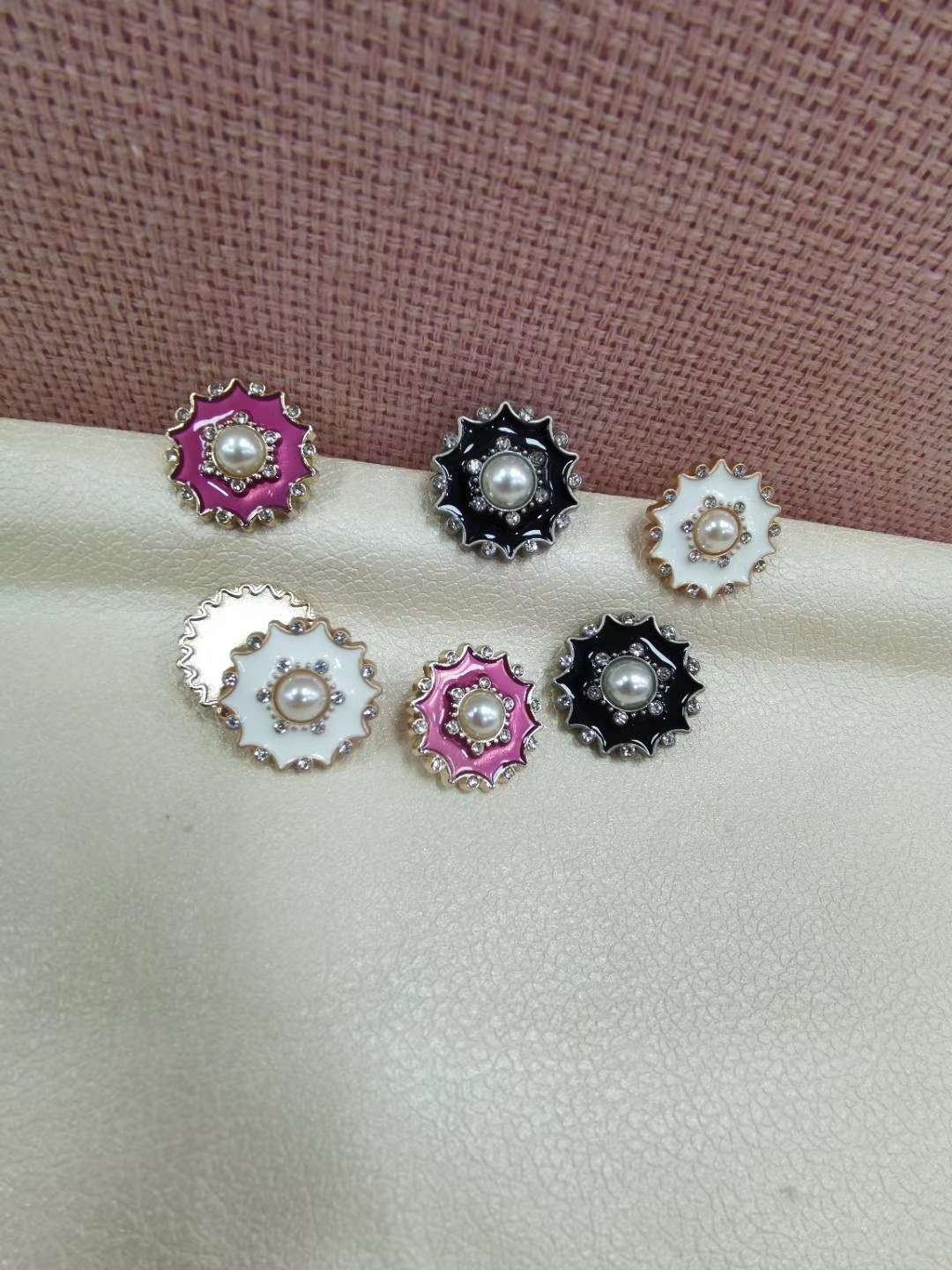 White Oil Metal Buckle