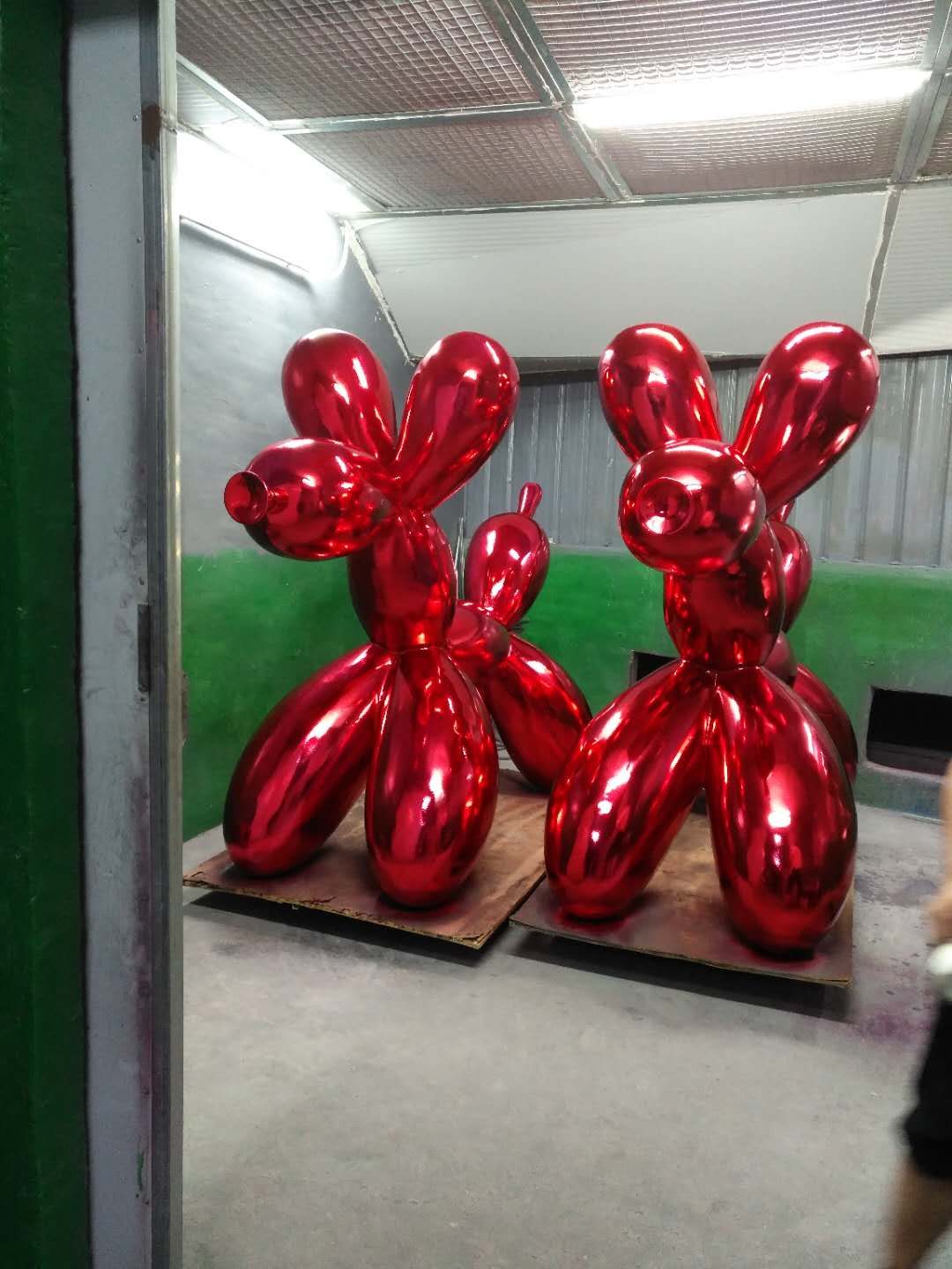 Large electroplated balloon dog figurine for shopping malls and parks, large painted cartoon stainless steel puppy animal display fiberglass sculpture, height 200*100*250 Specification image