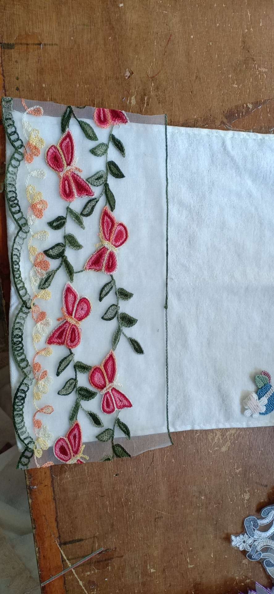 Lace towel Item Picture