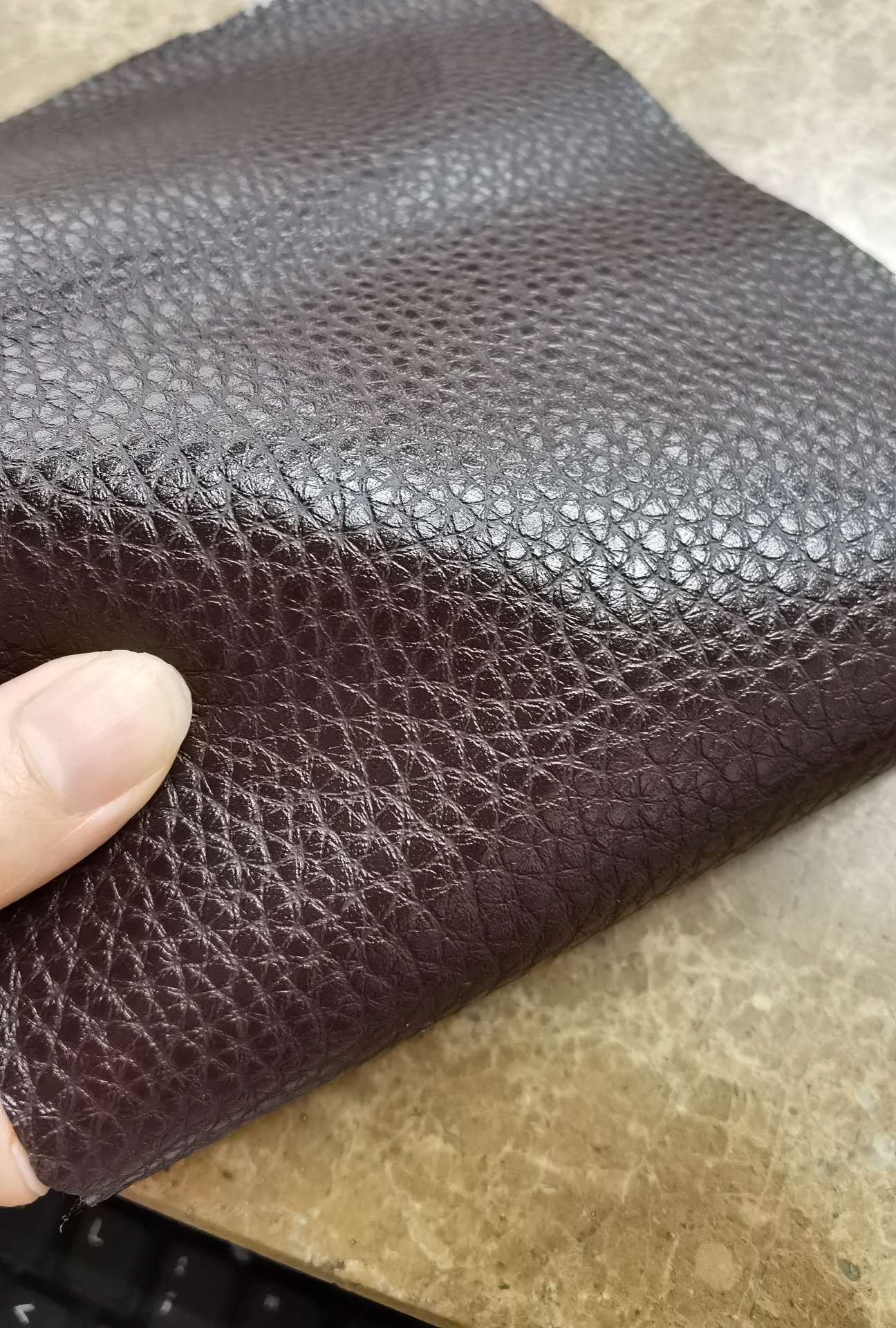 Lychee-patterned genuine super-fine leather sofa fabric and shoe leather