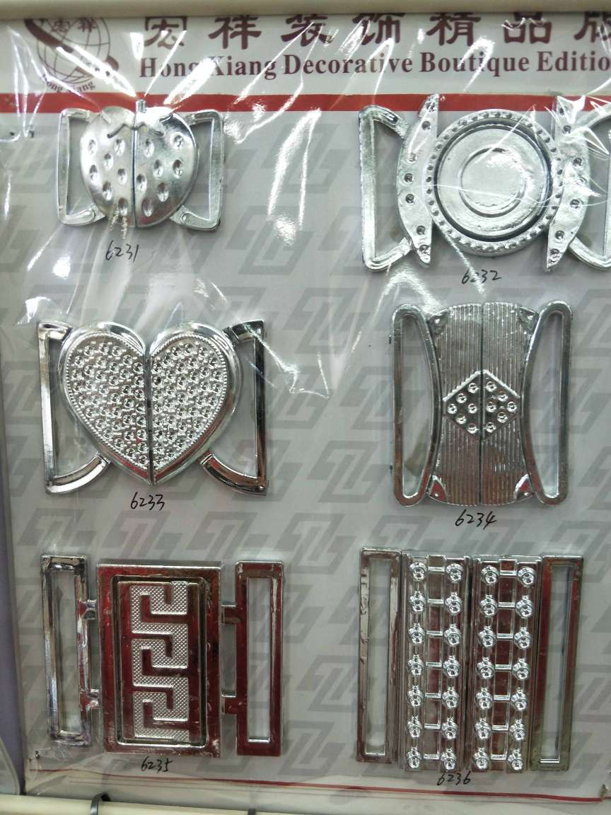 Plastics on the buckle