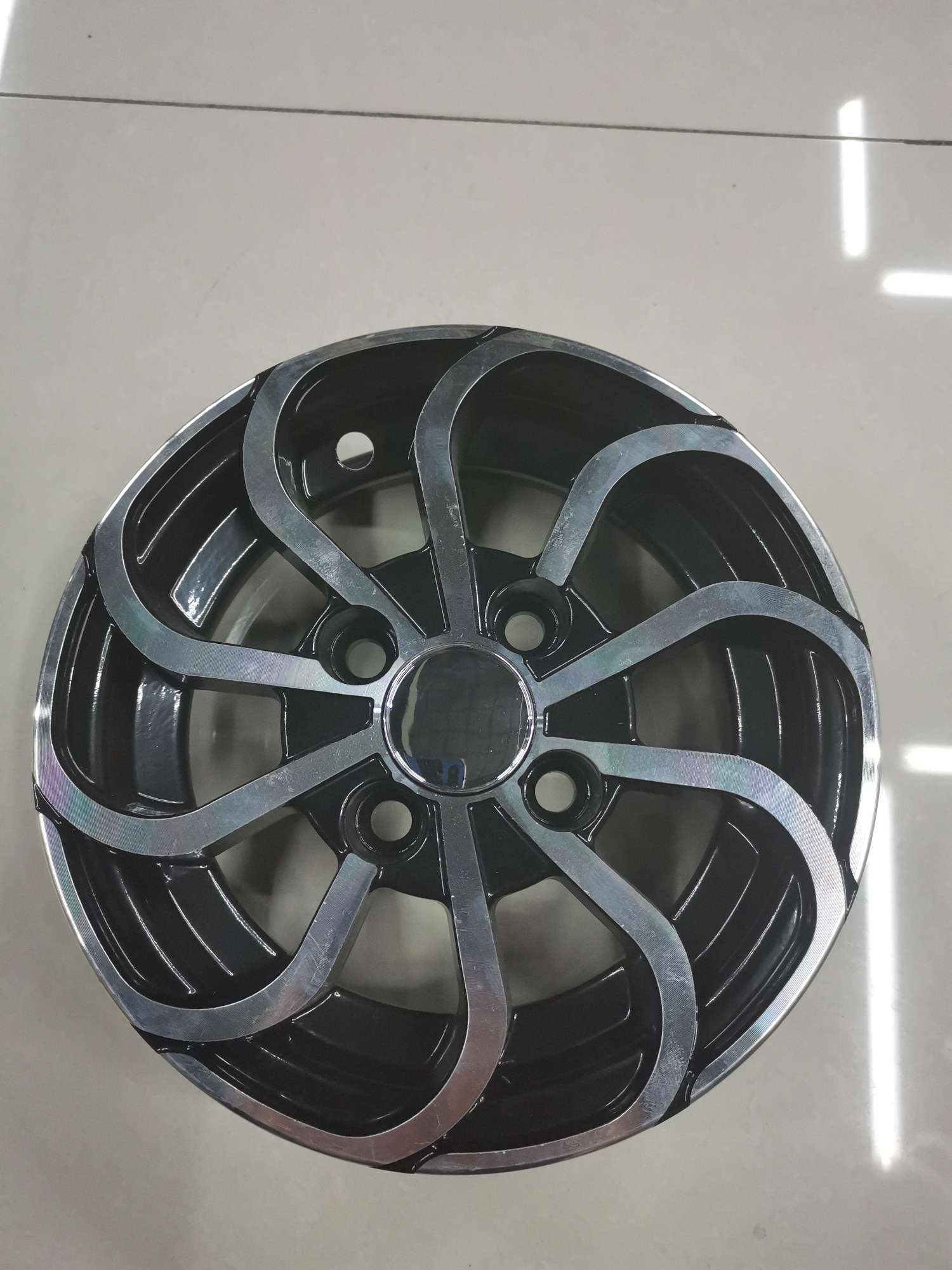 8-inch aluminum alloy wheels