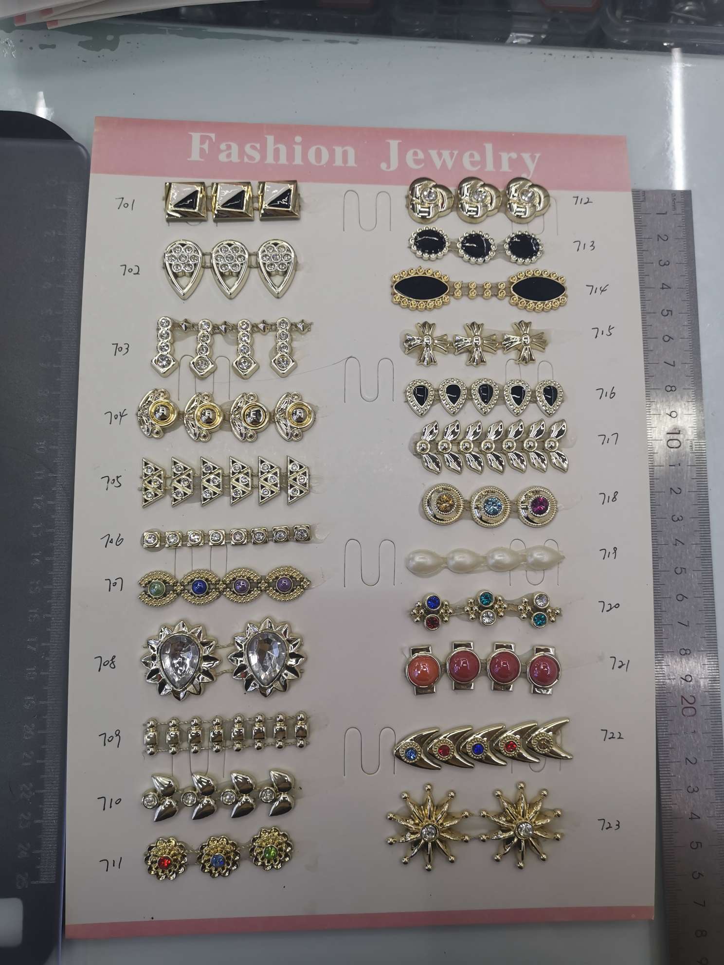 线钻861#，采用高端UV电镀，可镀金色银色，可用于衣服包包鞋子上均可！详情图9