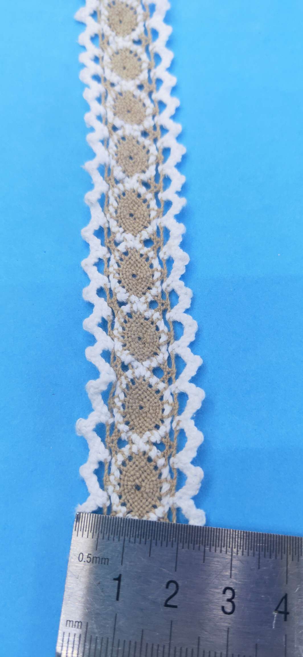 Factory direct sales of 2019 best-selling cotton thread two-color lace children's clothing accessories in stock