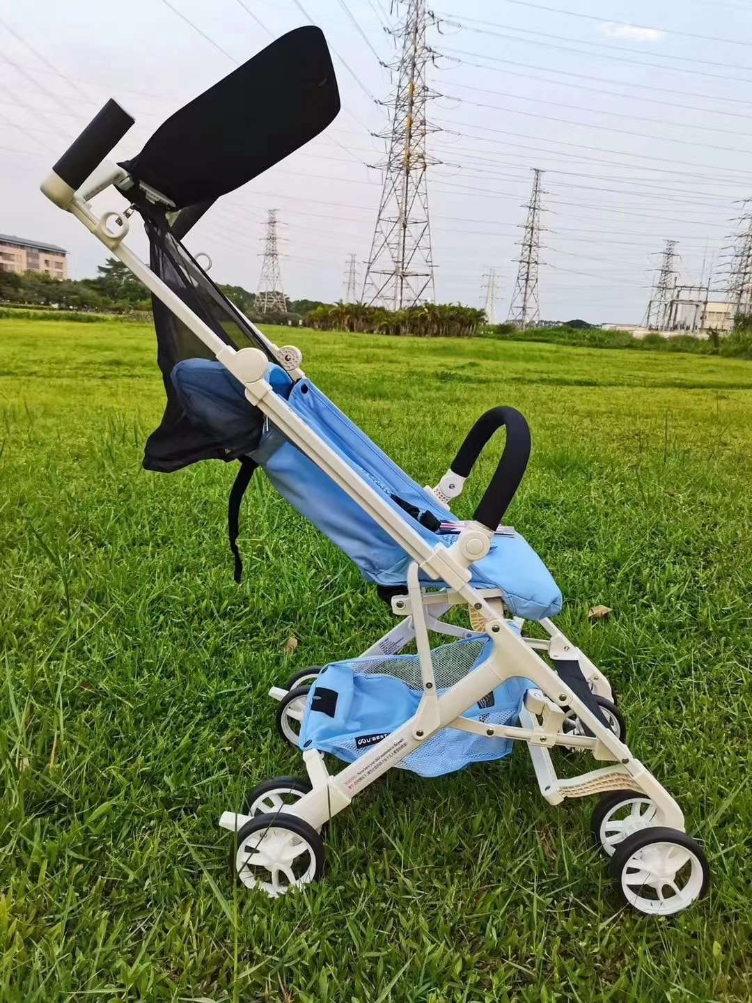 Export to the UK 🇬🇧 Ubase stroller, subvert the traditional stroller, net weight of only 5.1 kg, four fold pockets, ready to carry out! It's not on sale in the country yet Item Picture