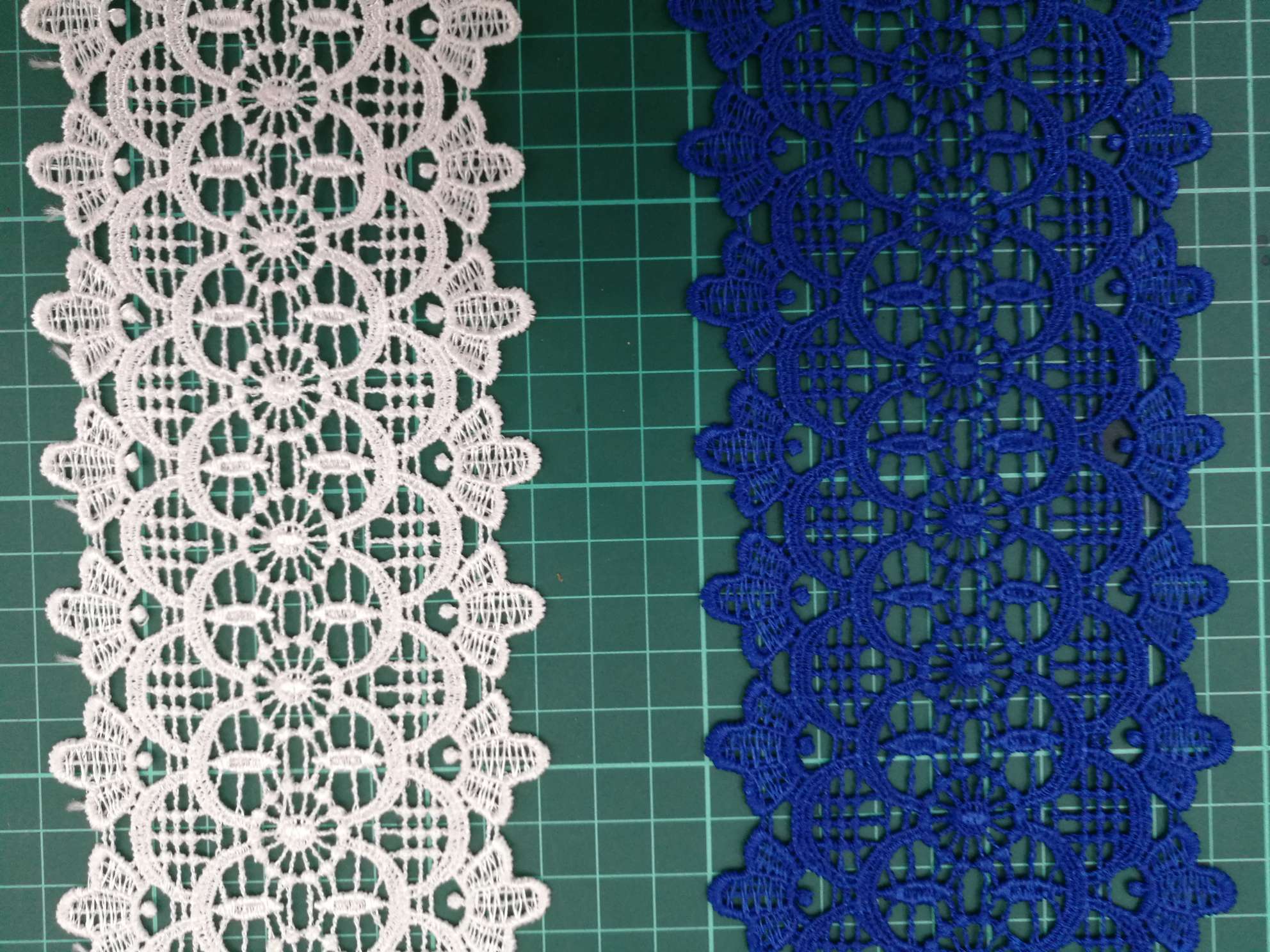 Water-soluble polyester-polyester lace