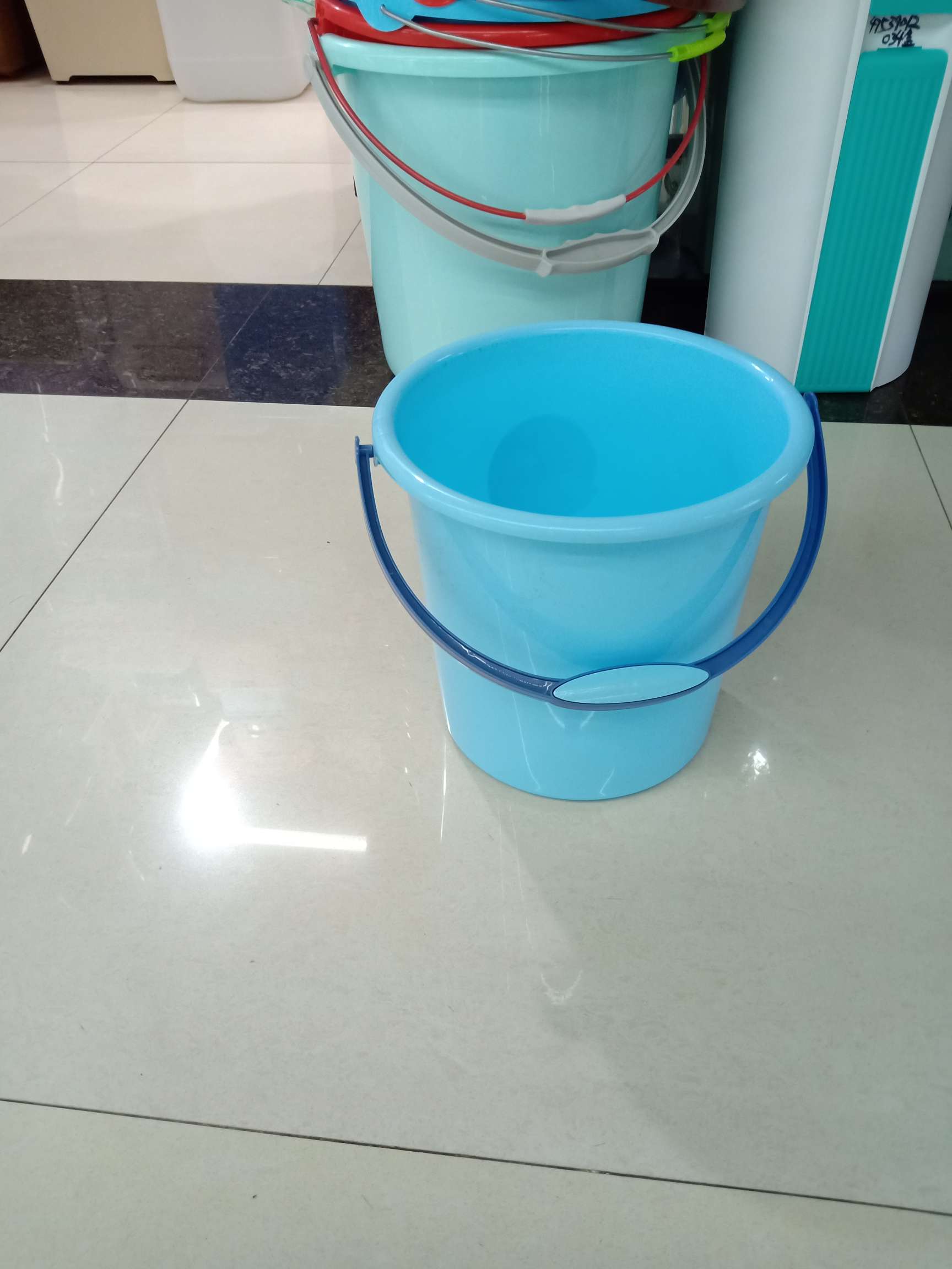 水桶/便携式水桶/铝制冰桶/易拉罐瓶子/净水器水桶产品图