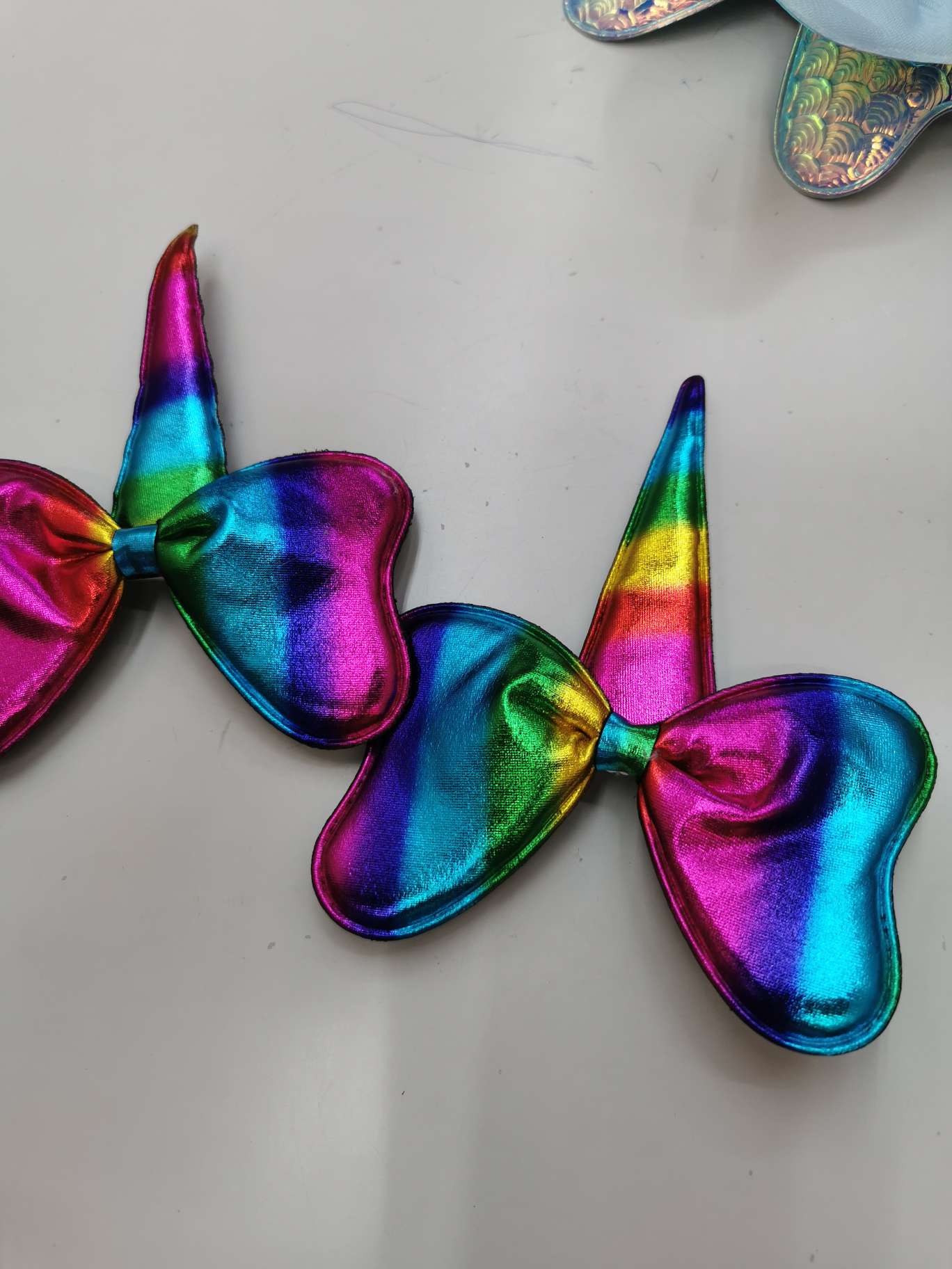 13 cm gold-embossed fabric seven-color bow tie with a single corner details Picture