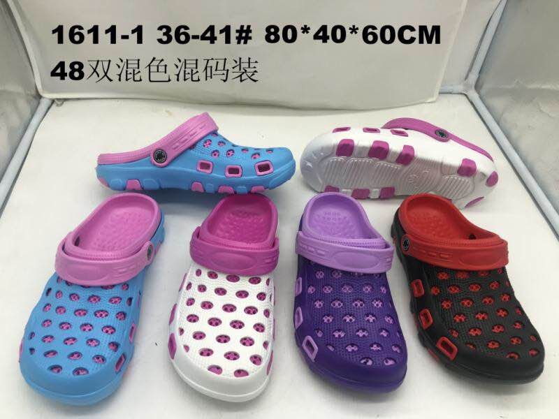 Ladies beach slippers garden crocs