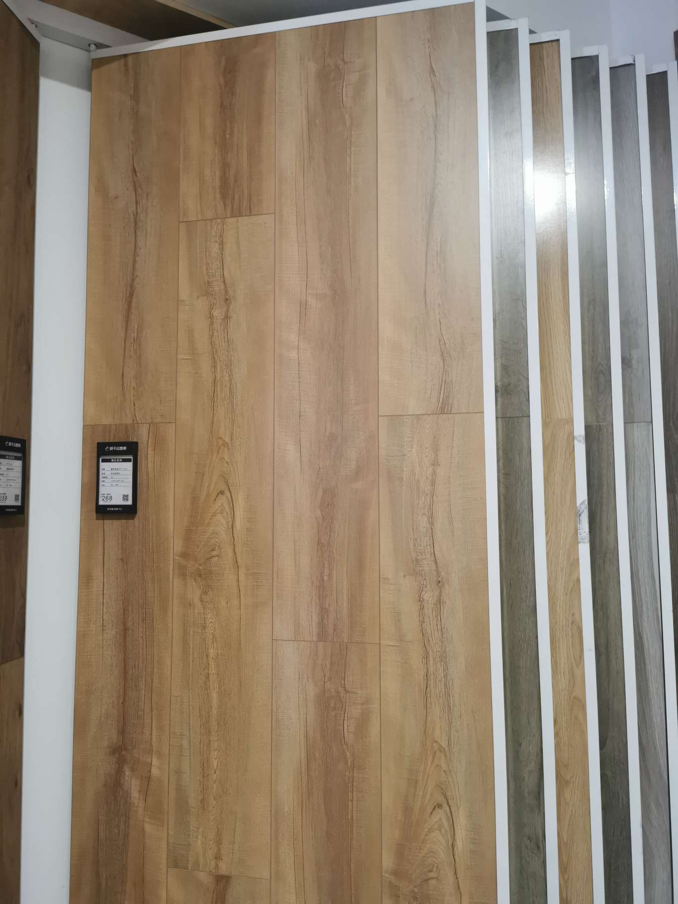 Moganshan laminate flooring for home bedrooms and living rooms, European and American style, factory direct sales, laminate 1926 Application Scenario