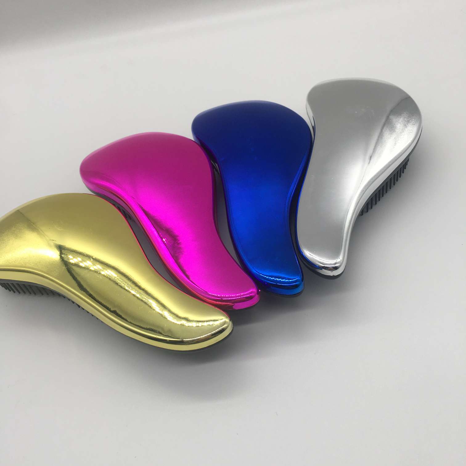 Factory direct sales of hair combs, hair straightening combs, S-shaped anti-static electroplated color printed massage combs, popular online best-selling comb gifts Item Picture