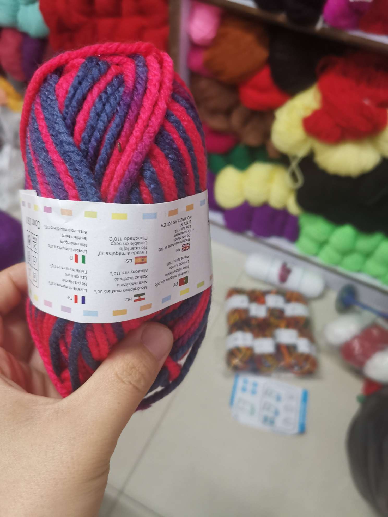 Factory direct sales of 100% acrylic yarn segments, dyed yarn handicrafts, diy handmade sets for kindergartens, and yarn Application Scenario