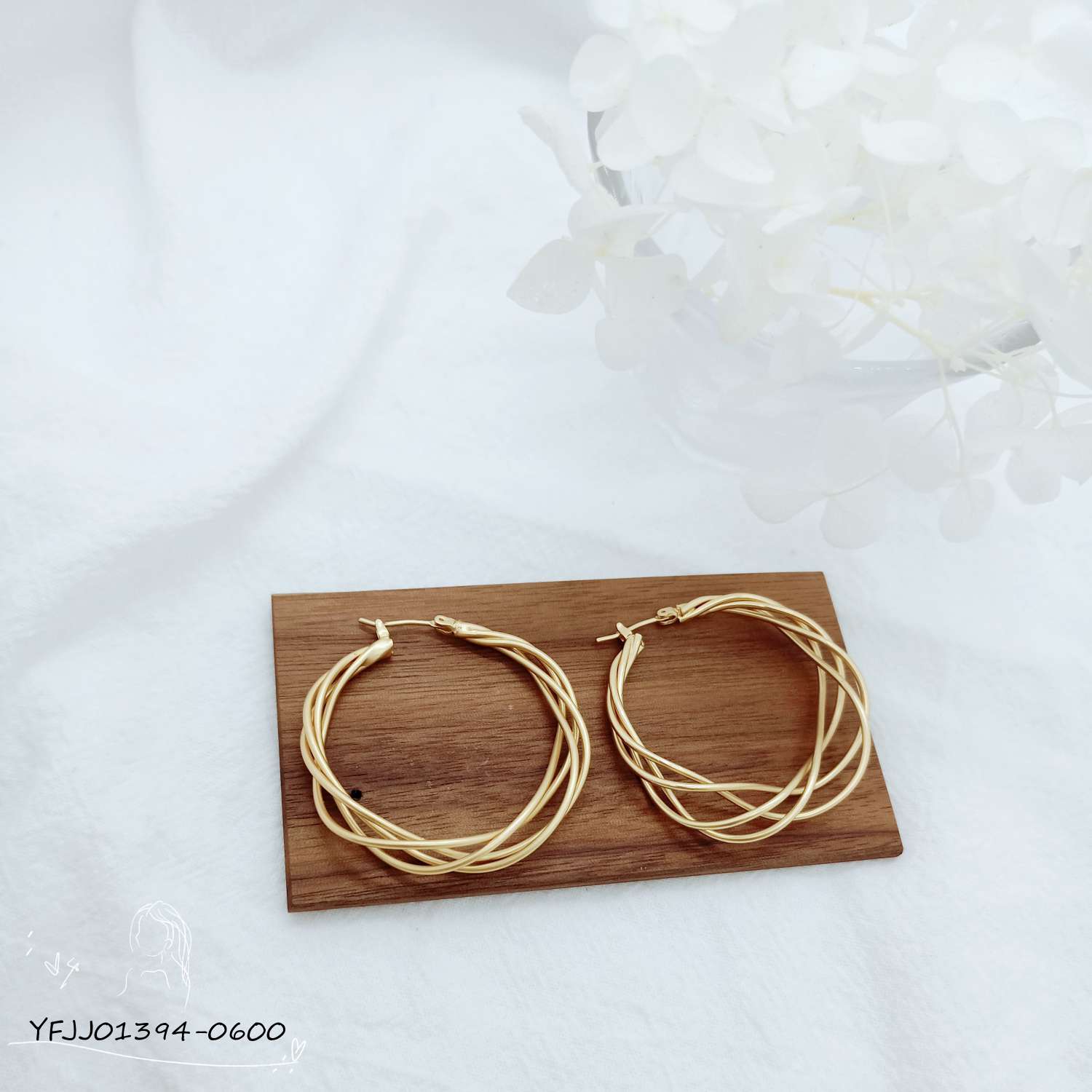 Korean Version Of All Fashion Temperament Fog Gold Hollow Earring Item Picture