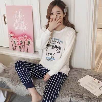 There are many styles of flannel pajamas suit, four sizes m-XXL