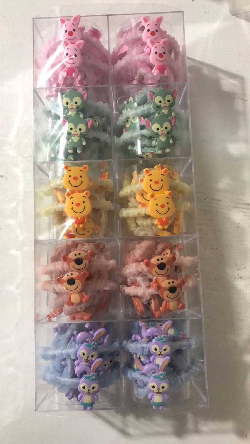 Trendy, classic rubber band details Picture