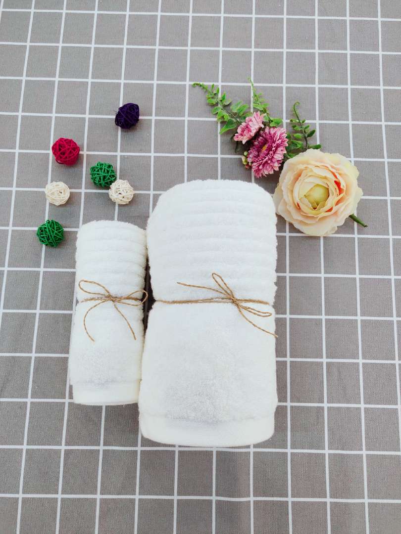 Natural-color style horizontal bath towel Application Scenario