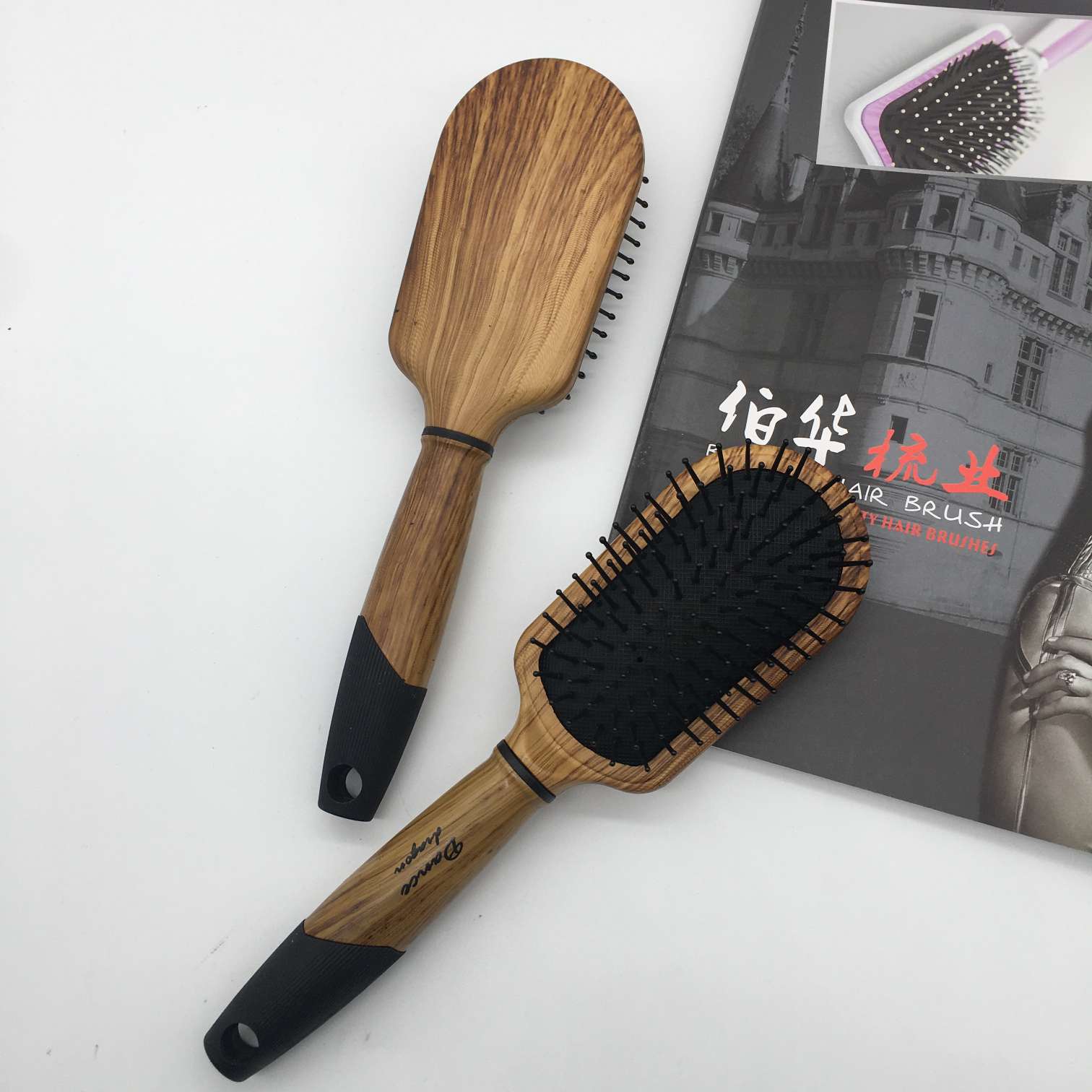 Customized wood grain combs, health care massage combs, rubber combs, fine combs, gift combs, airbag combs, hair care tools and hair care products from the manufacturer