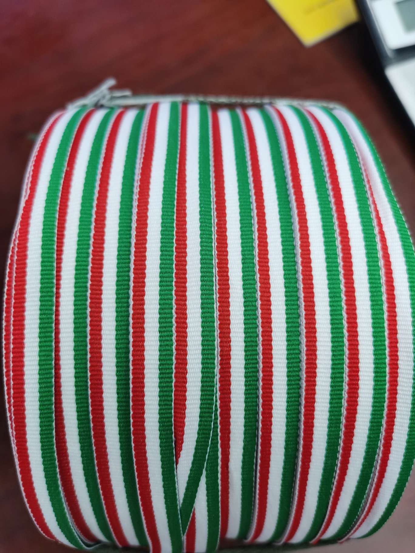 One centimeter red, white and green thumbnail