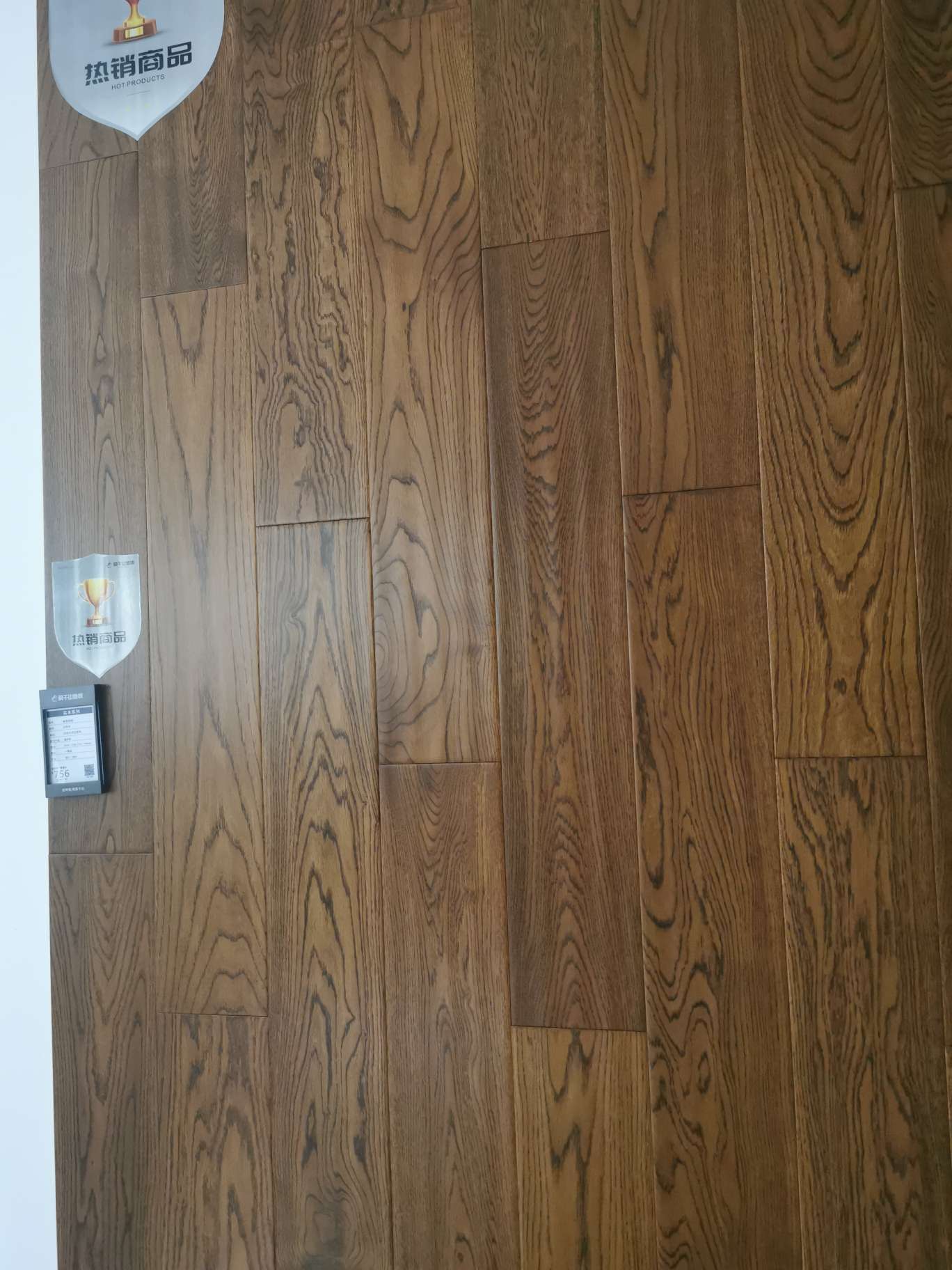 Moganshan pure solid wood flooring for home bedrooms and living rooms, European and American style solid wood series for home use, environmentally friendly Application Scenario