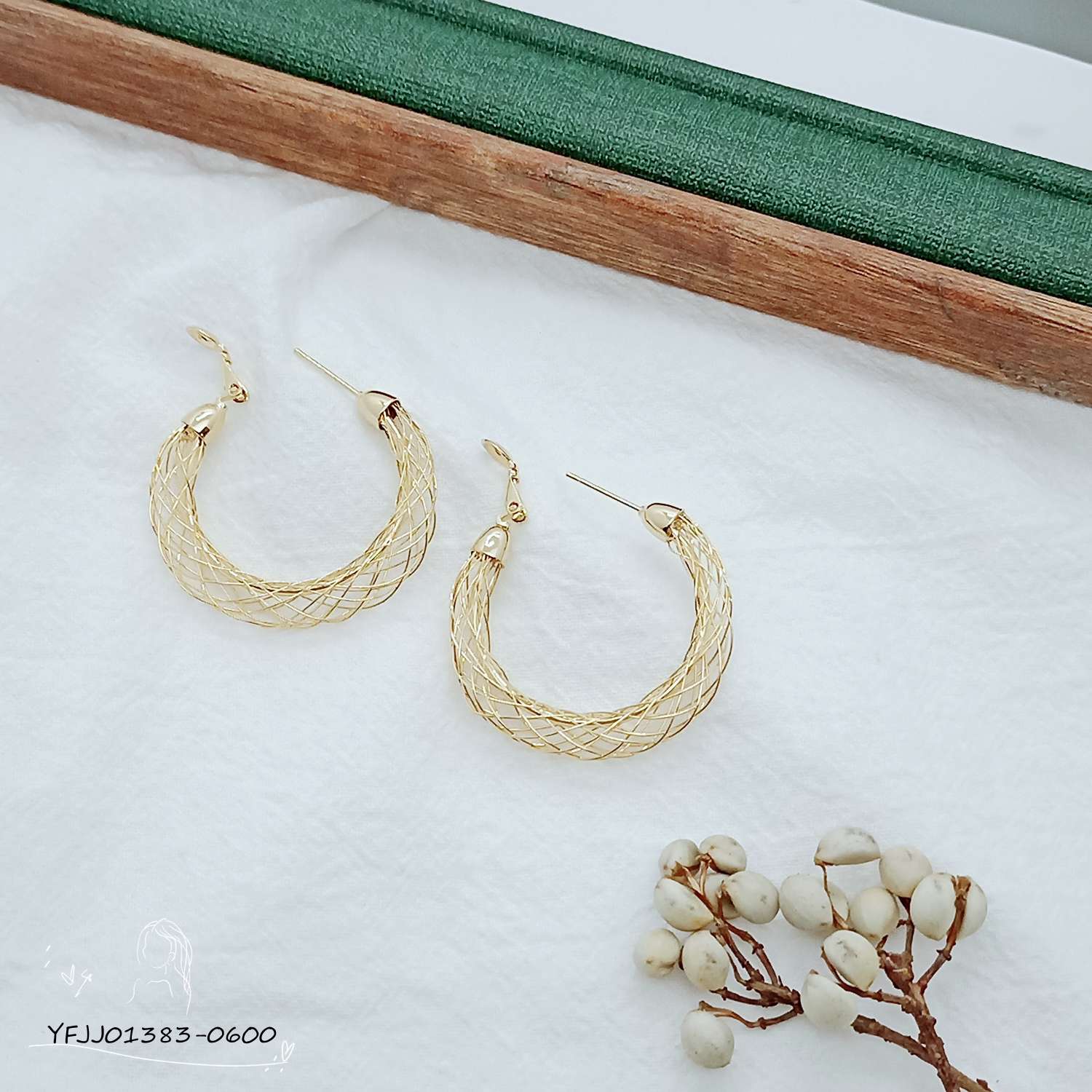 Korean Version Of All Fashion Temperament Hollow Earrings Specification drawing