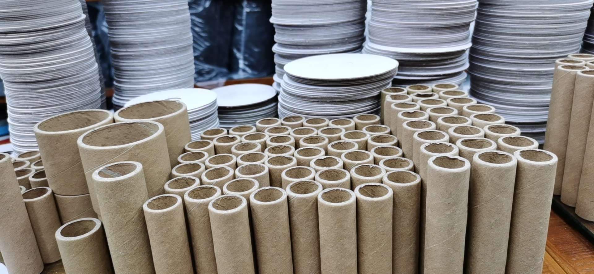 Paper Tube Packaging, Walking Horse With Drum, N95 Mask With Roll details Picture