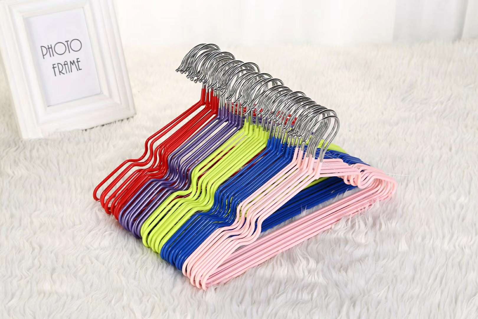 Manufacturers direct packaging plastic coat hangers mixed colors thumbnail