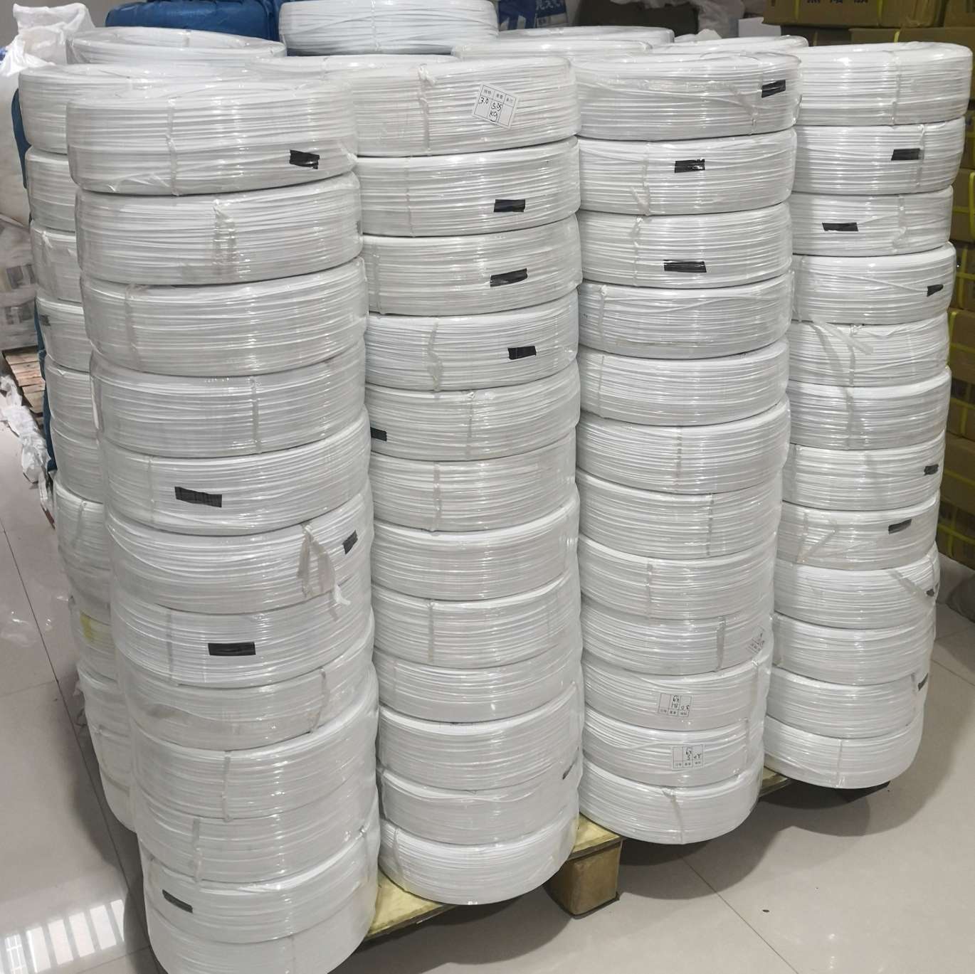 All-plastic 3mm nose bridge strip, PE material disposable mask shaping strip, fixed nose press line, boneless, one roll, about 6 kilograms, one large piece, 5 rolls, about 30 kilograms. [Exclusive for foreign trade