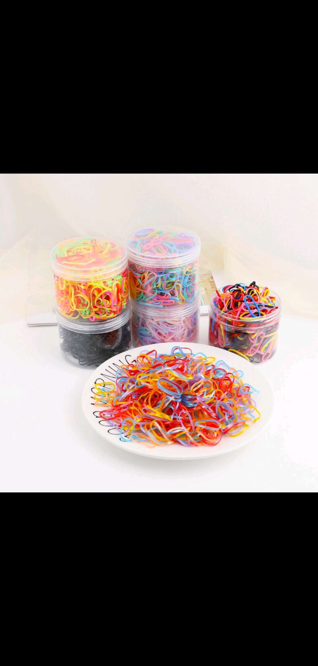 520 colorful disposable rubber bands in a can of Korean version that won't hurt children's hair. Candies can't be pulled apart Application Scenario