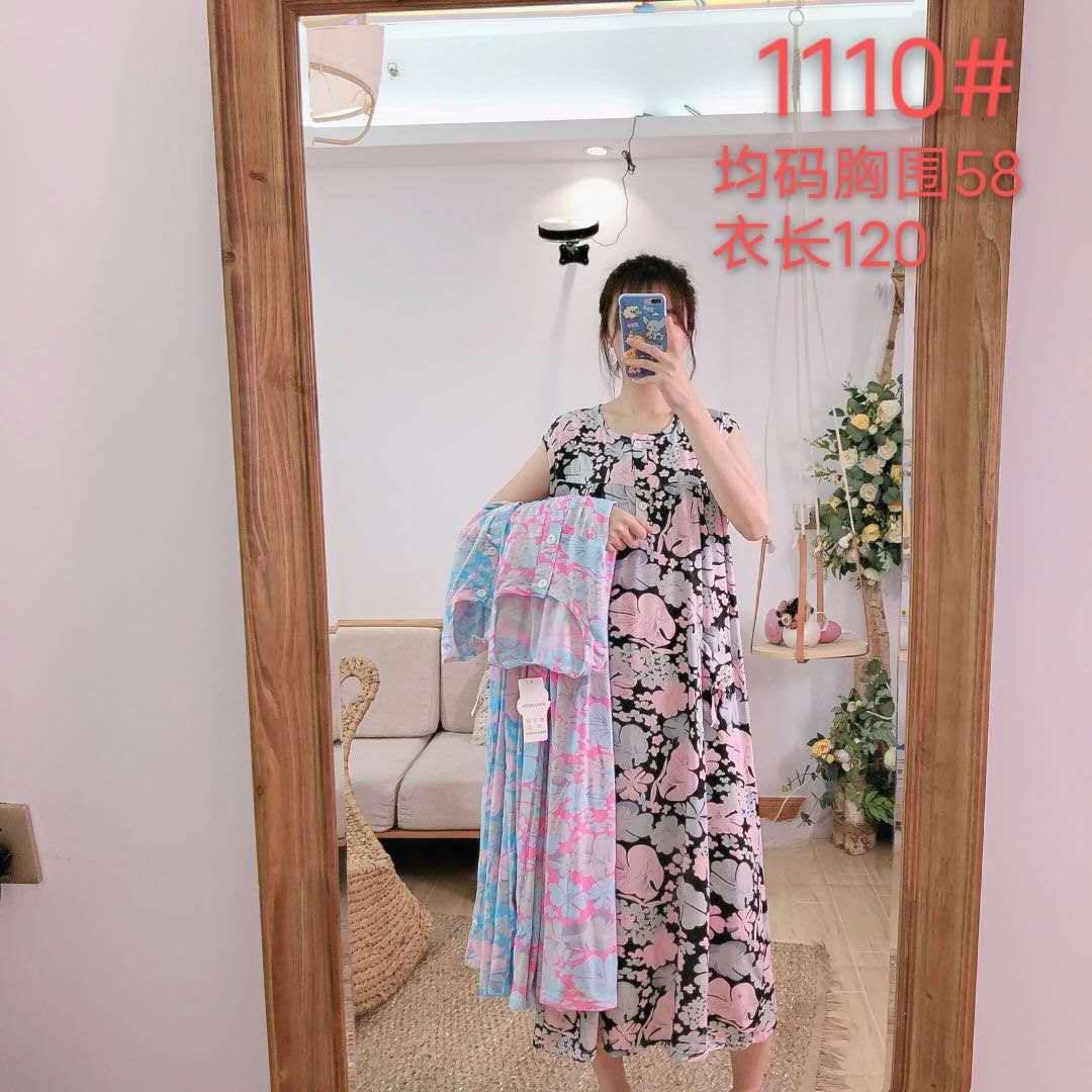 The new style of nightgown is multi-flowered thumbnail