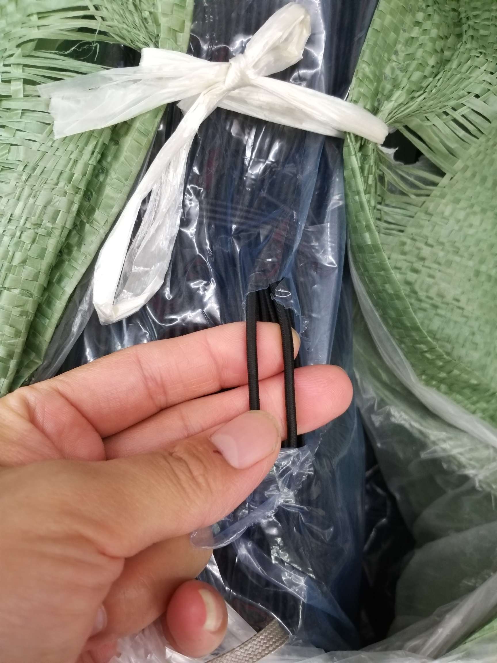 2-3mm进口如胶松紧弹力绳防风帽绳服装下摆配件材料箱包拉链头吊牌绳防水抽绳滑板车专用绳头扣饰品手工DIY口罩布拉弹力绳白底实物图