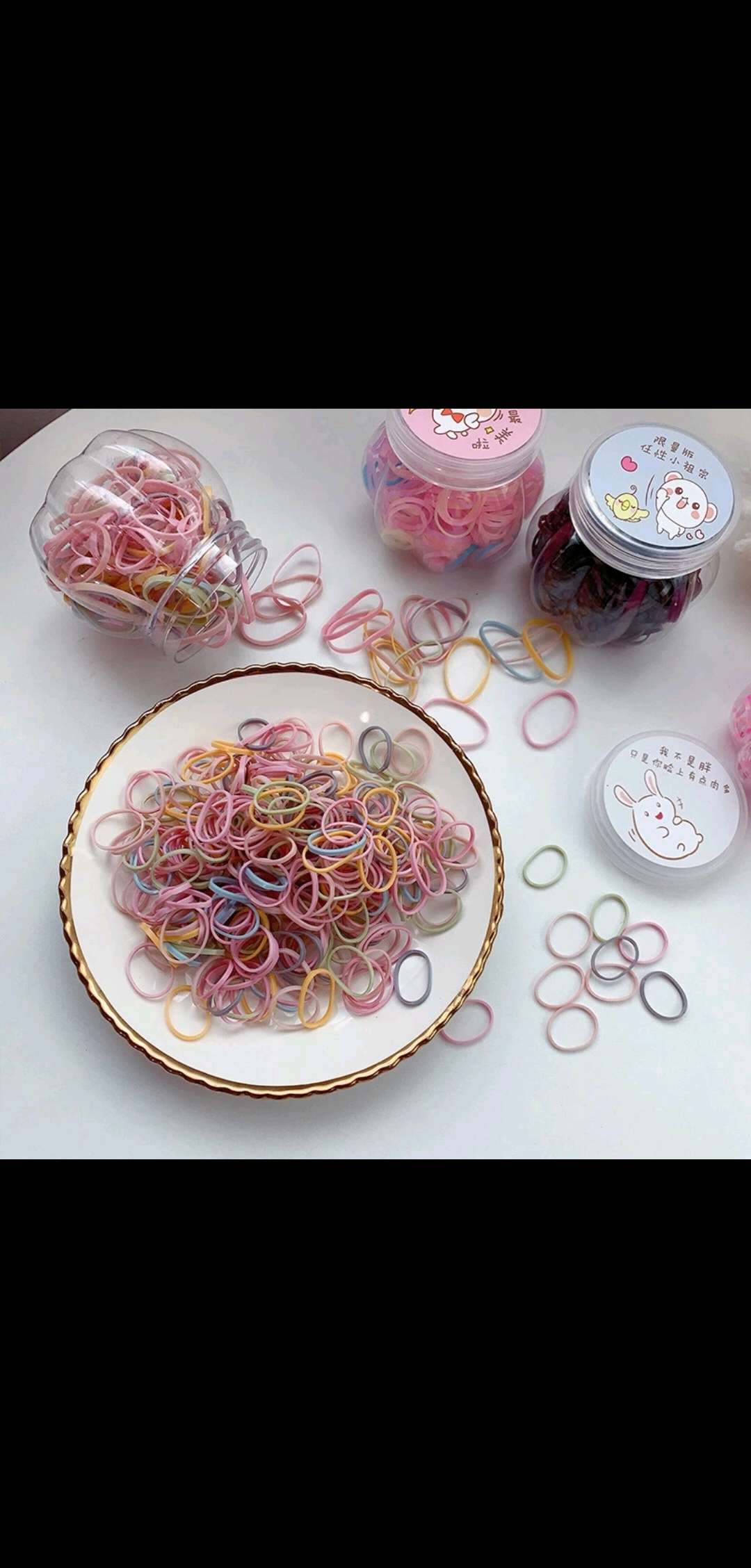 Japanese and Korean girls' non-damaging hair candies, disposable rubber bands that can be pulled unbreakable, universal hair bands for both adults and children, street stall supply Application Scenario