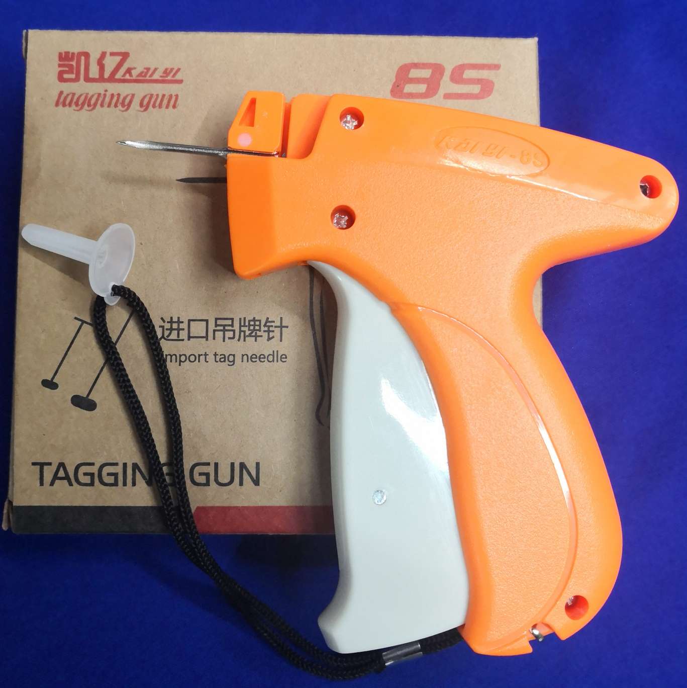 Kaiyi 8S rubber needle tag gun, trademark gun, label gun, steel needle head, durable and affordable. A 100-piece thick rubber needle trademark tag device
