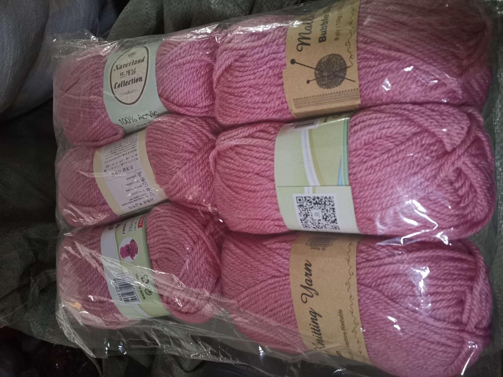 100% acrylic yarn segments for foreign trade export, hand-knitted yarn for handicrafts Application Scenario