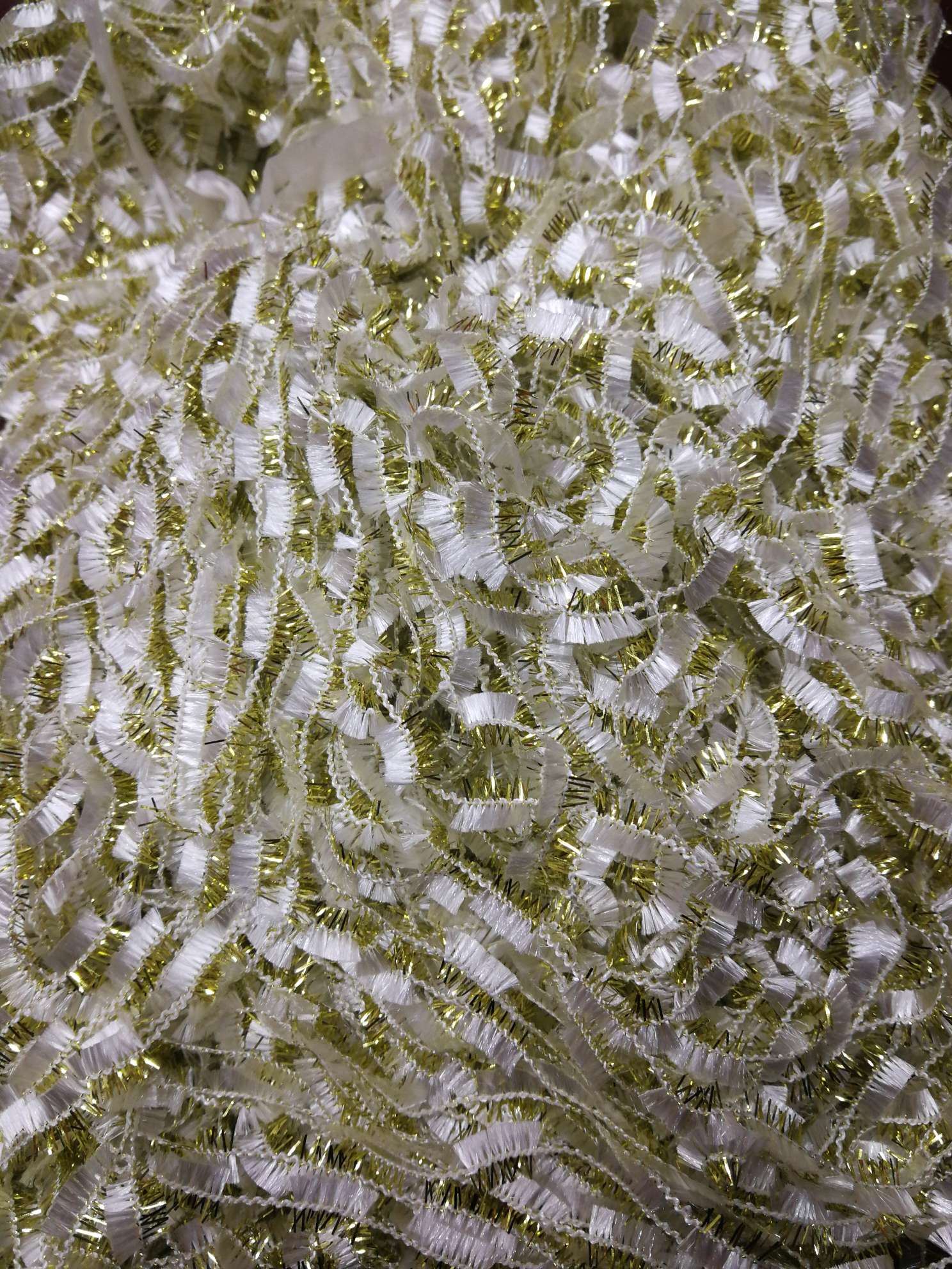 Gold-threaded half toothbrush line