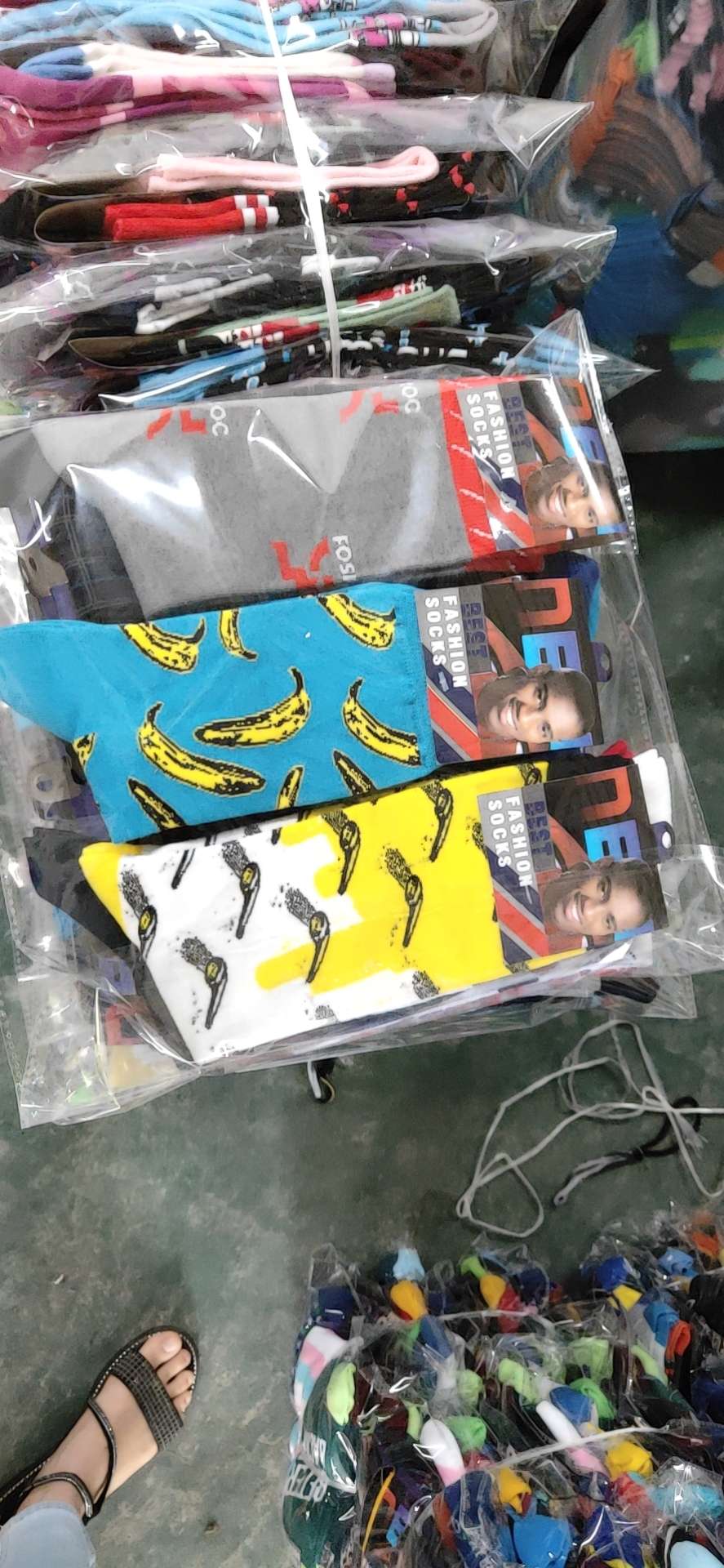 جوارب من نوع "شيدو" الذهبية Item Picture
