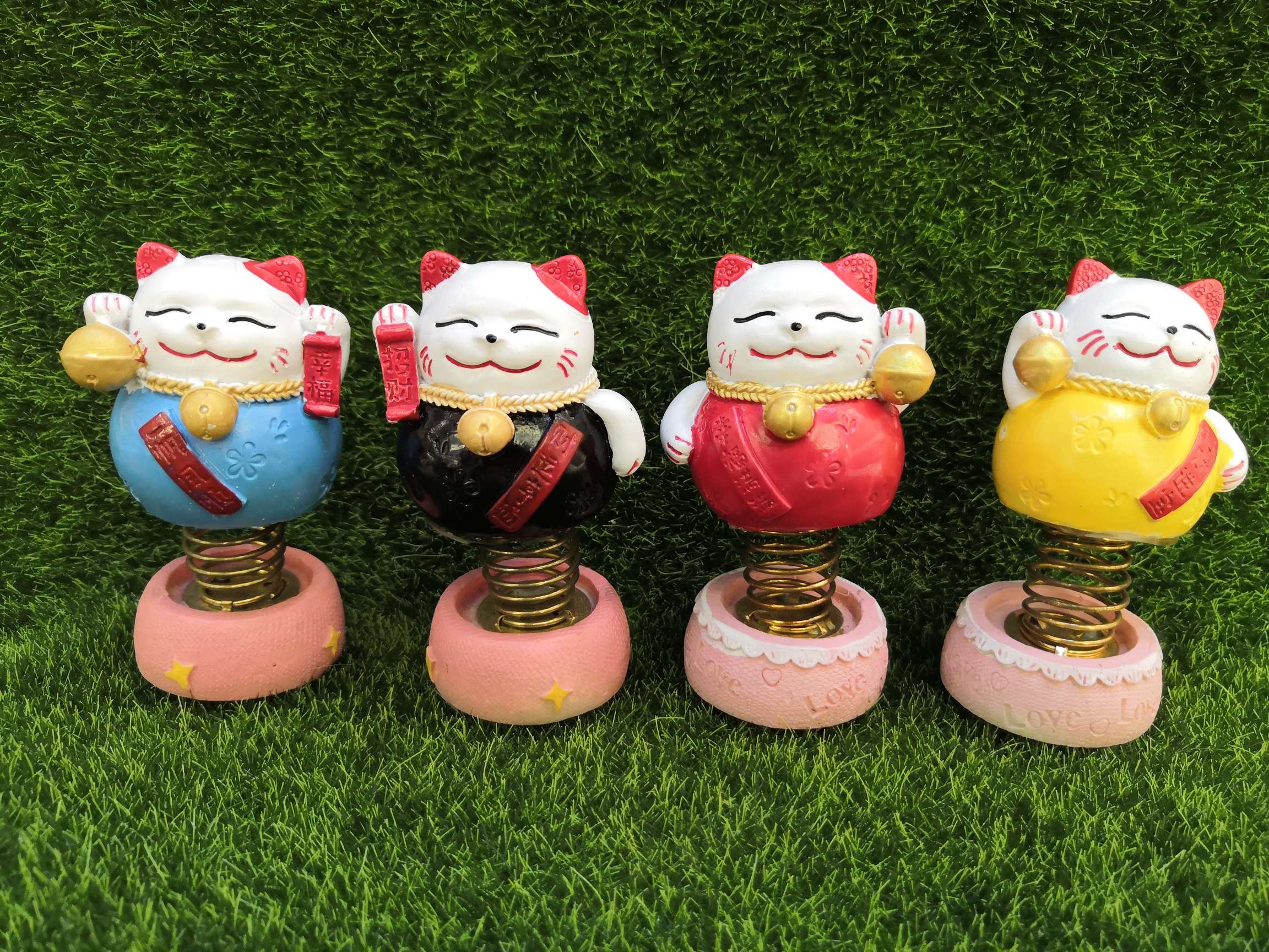 Fortune cat car shaking his head to display thumbnail